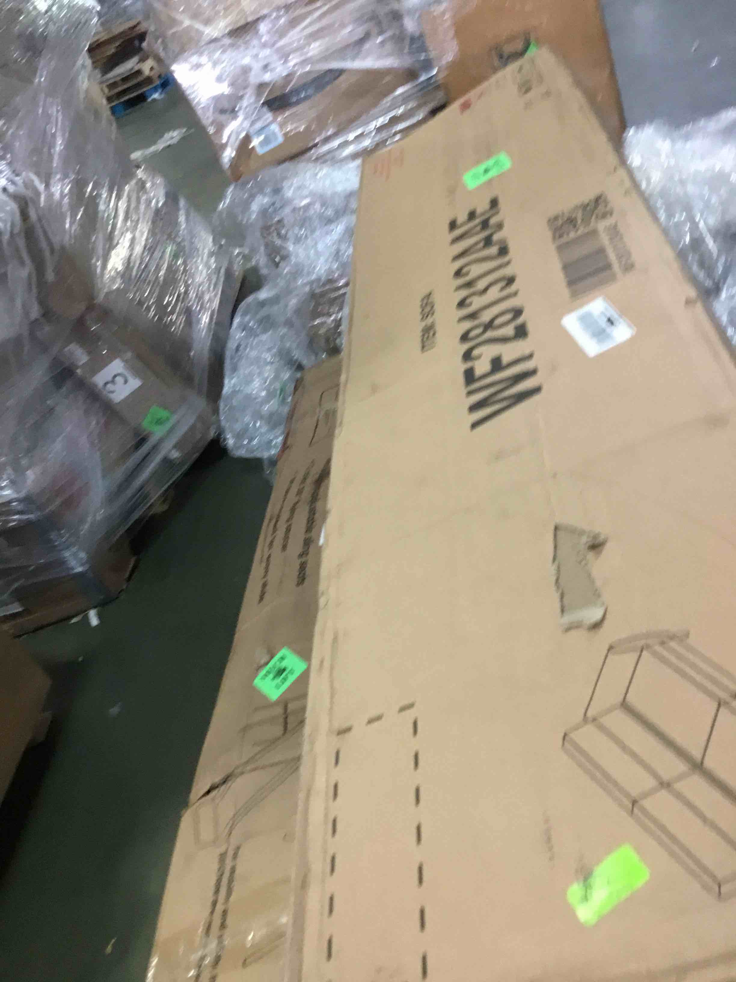 https://s3.amazonaws.com/lotting-images-prod/bidfta/RED5366240_1691004881358.jpeg