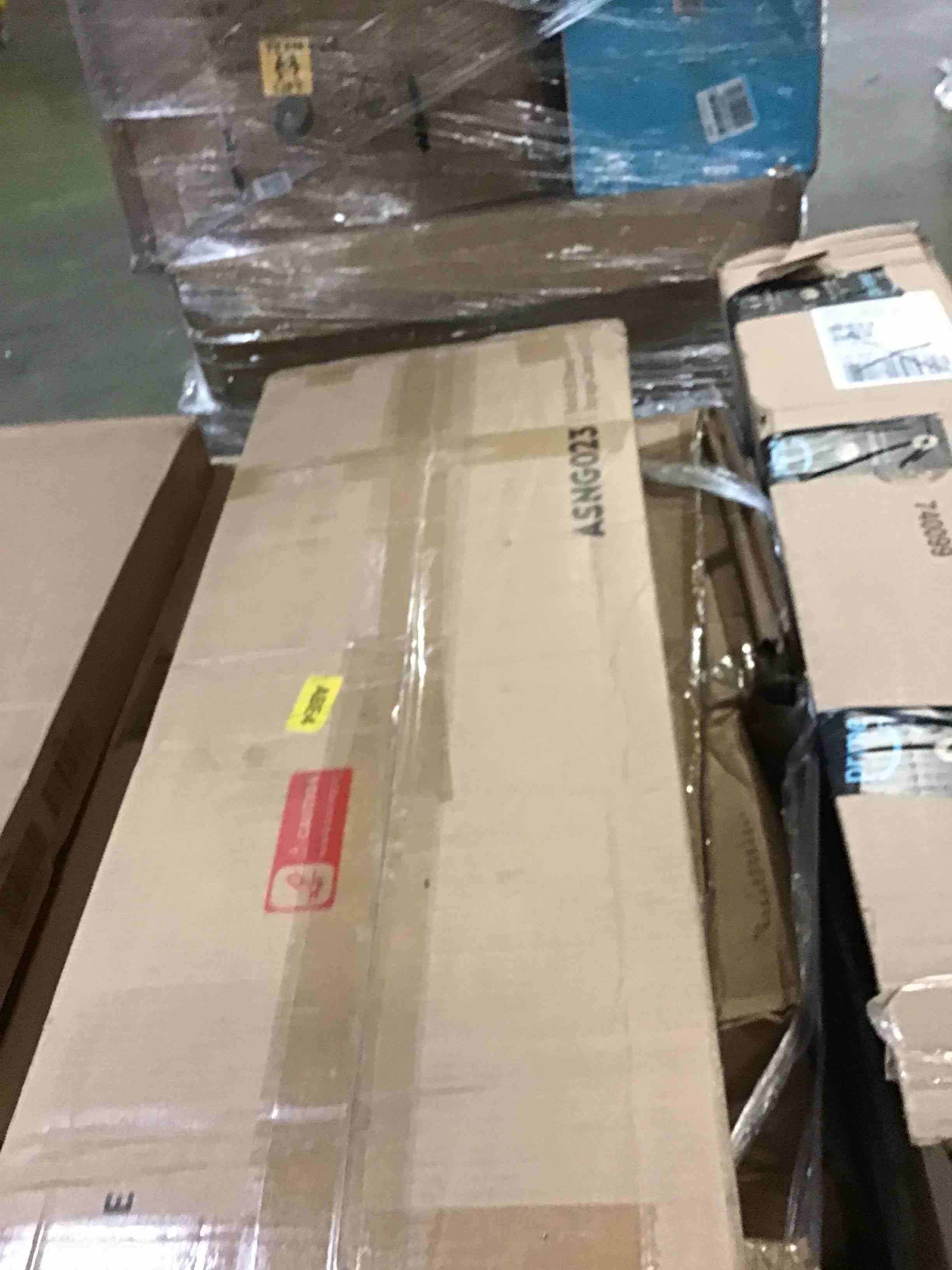 https://s3.amazonaws.com/lotting-images-prod/bidfta/RED5366504_1691320380447.jpeg