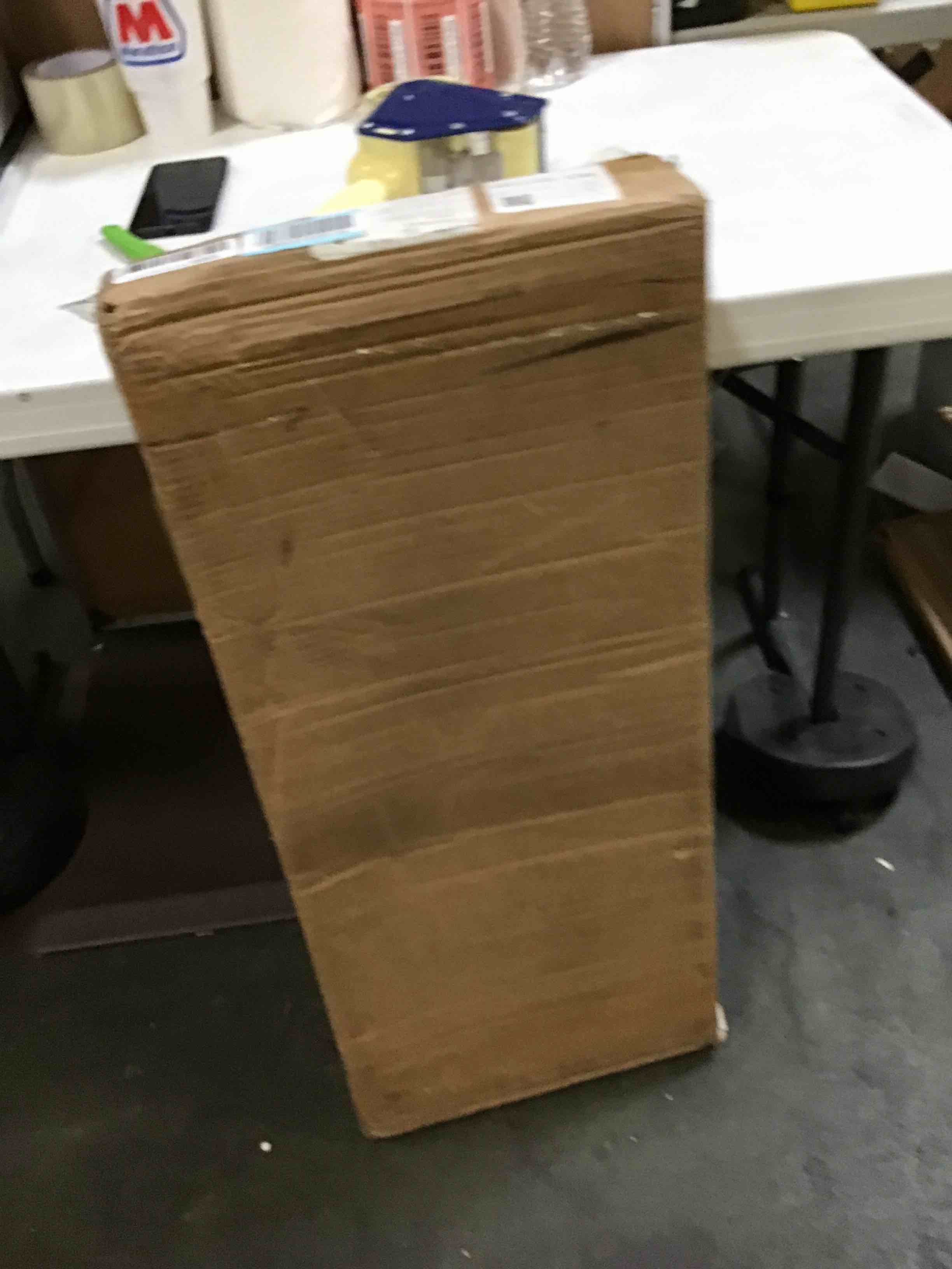 https://s3.amazonaws.com/lotting-images-prod/bidfta/RED5366506_1691320668455.jpeg