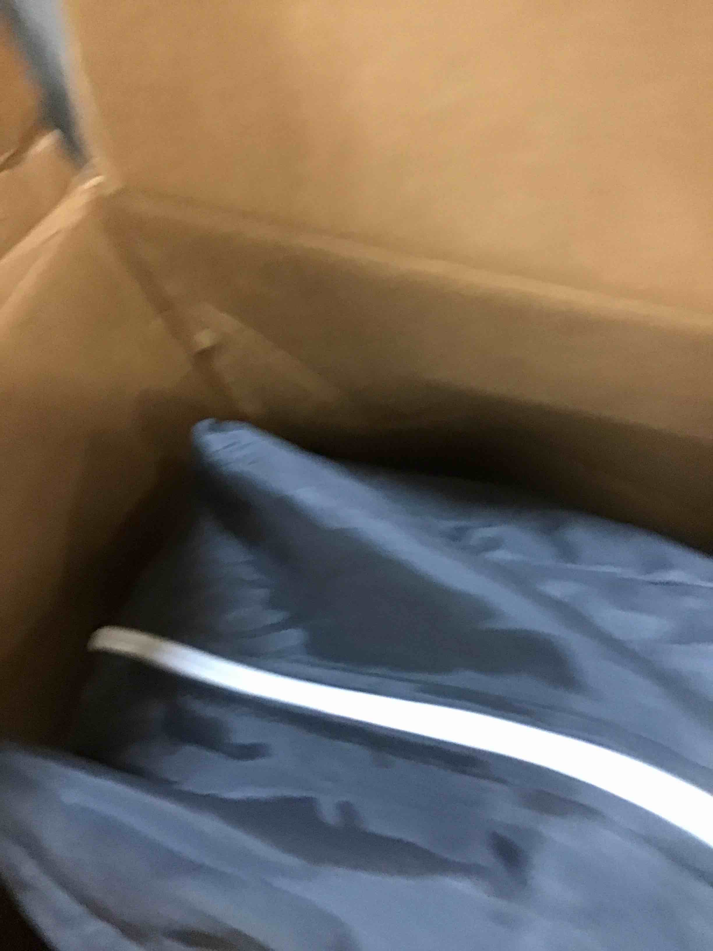 https://s3.amazonaws.com/lotting-images-prod/bidfta/RED5366511_1691321247192.jpeg