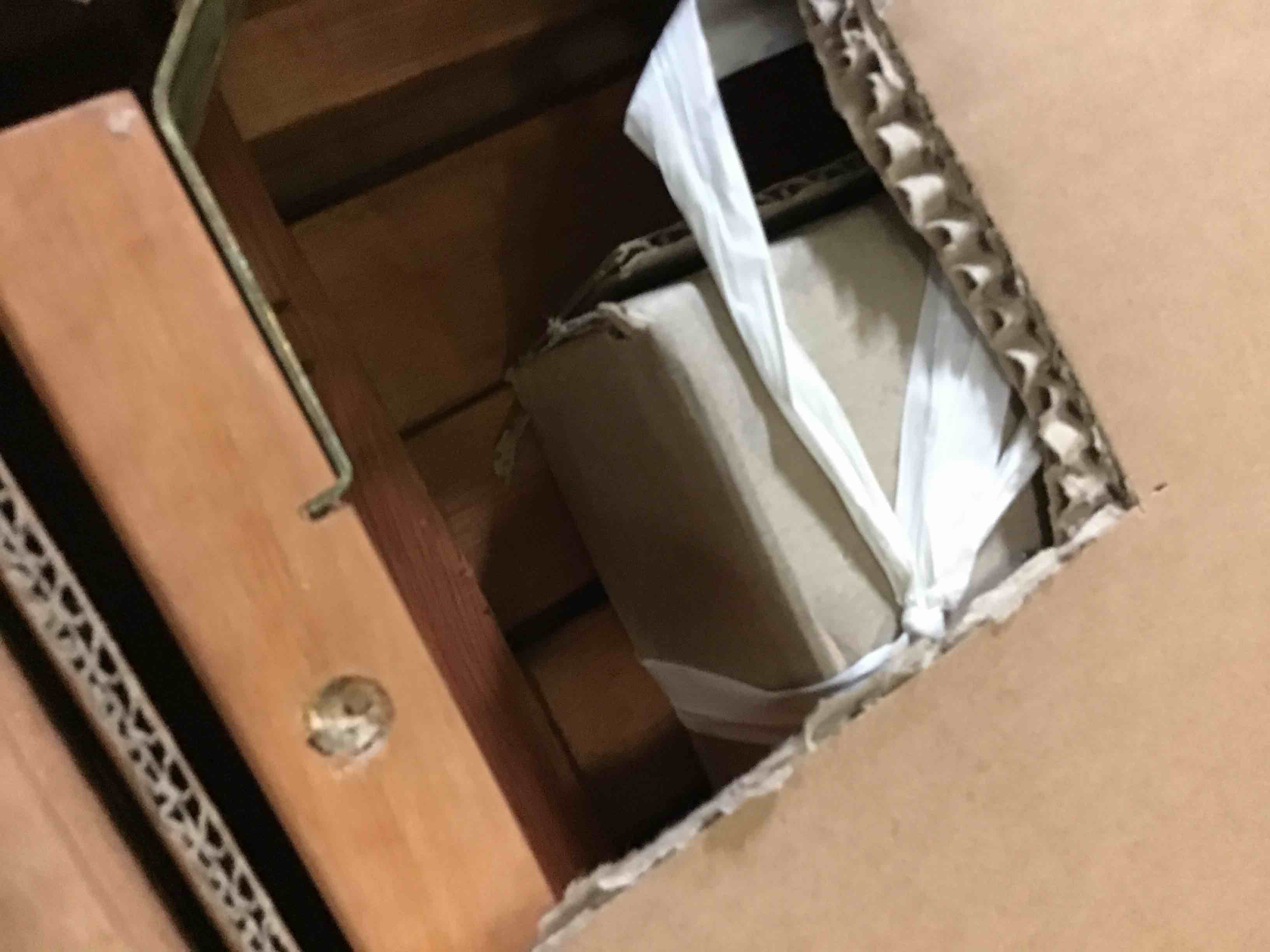 https://s3.amazonaws.com/lotting-images-prod/bidfta/RED5366521_1691322827491.jpeg