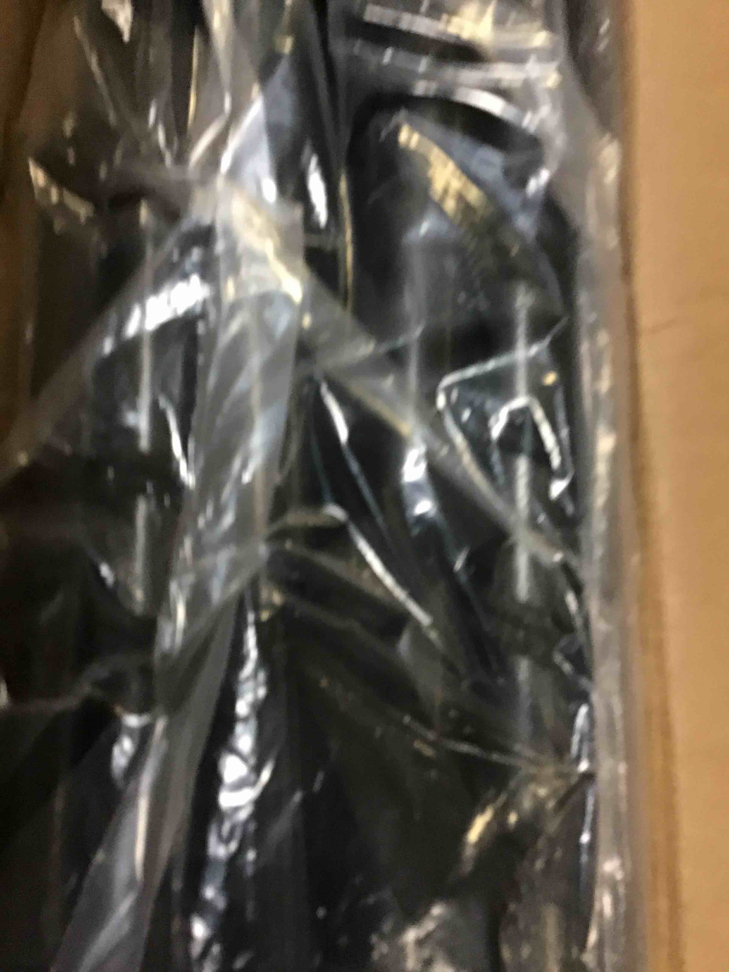 https://s3.amazonaws.com/lotting-images-prod/bidfta/RED5366523_1691323114923.jpeg