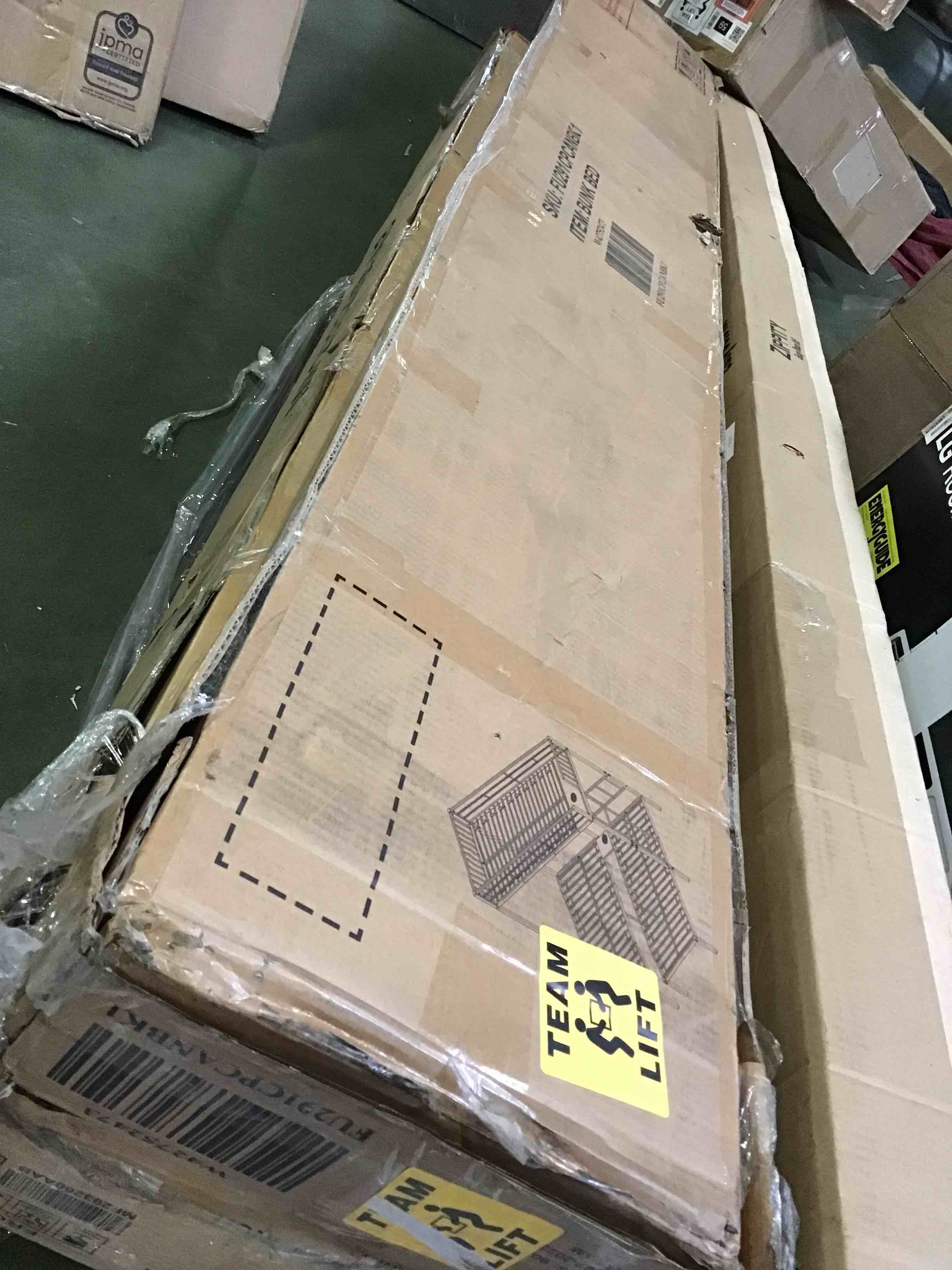 https://s3.amazonaws.com/lotting-images-prod/bidfta/RED5366951_1691601007706.jpeg