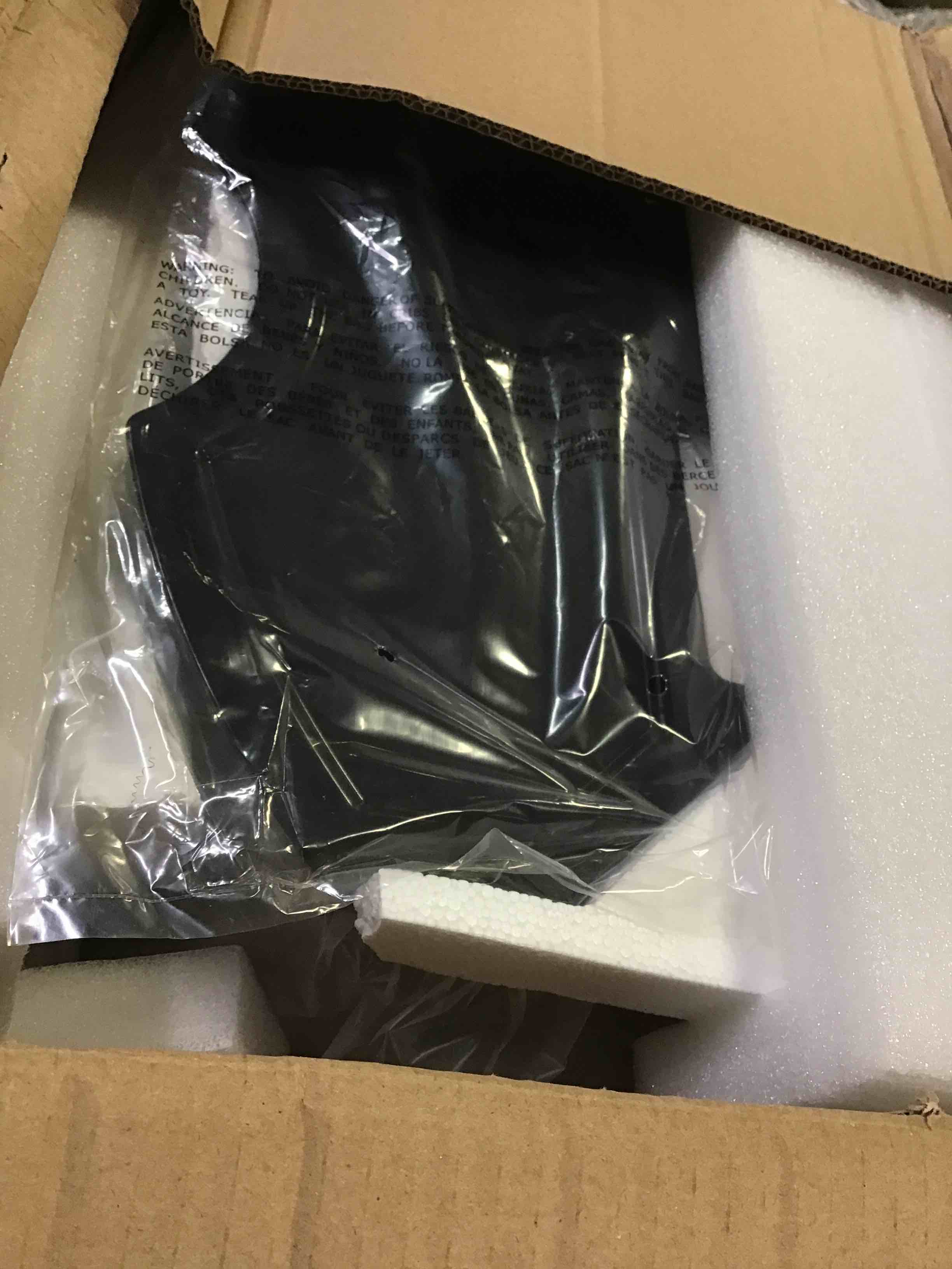https://s3.amazonaws.com/lotting-images-prod/bidfta/RED5366960_1691603307558.jpeg