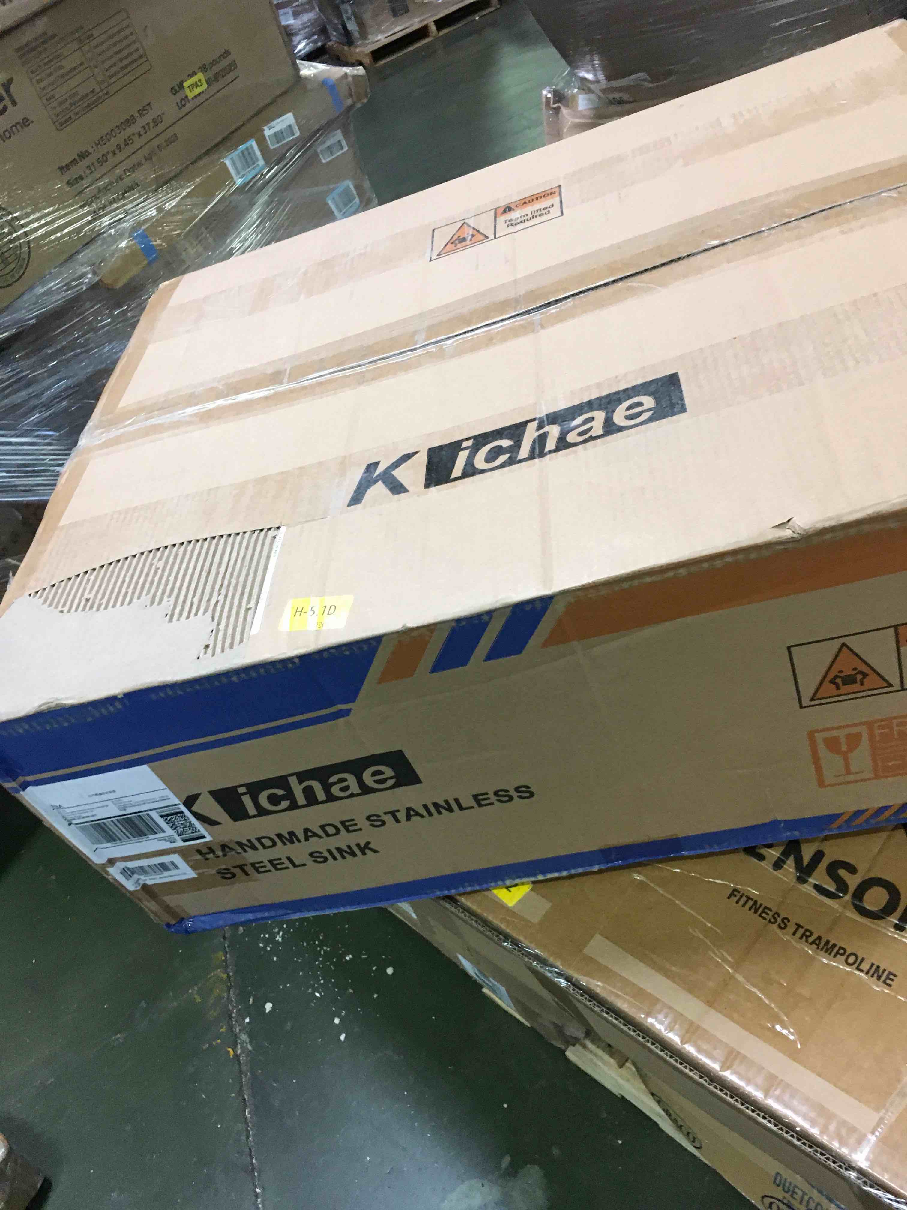 https://s3.amazonaws.com/lotting-images-prod/bidfta/RED5367423_1692192797227.jpeg