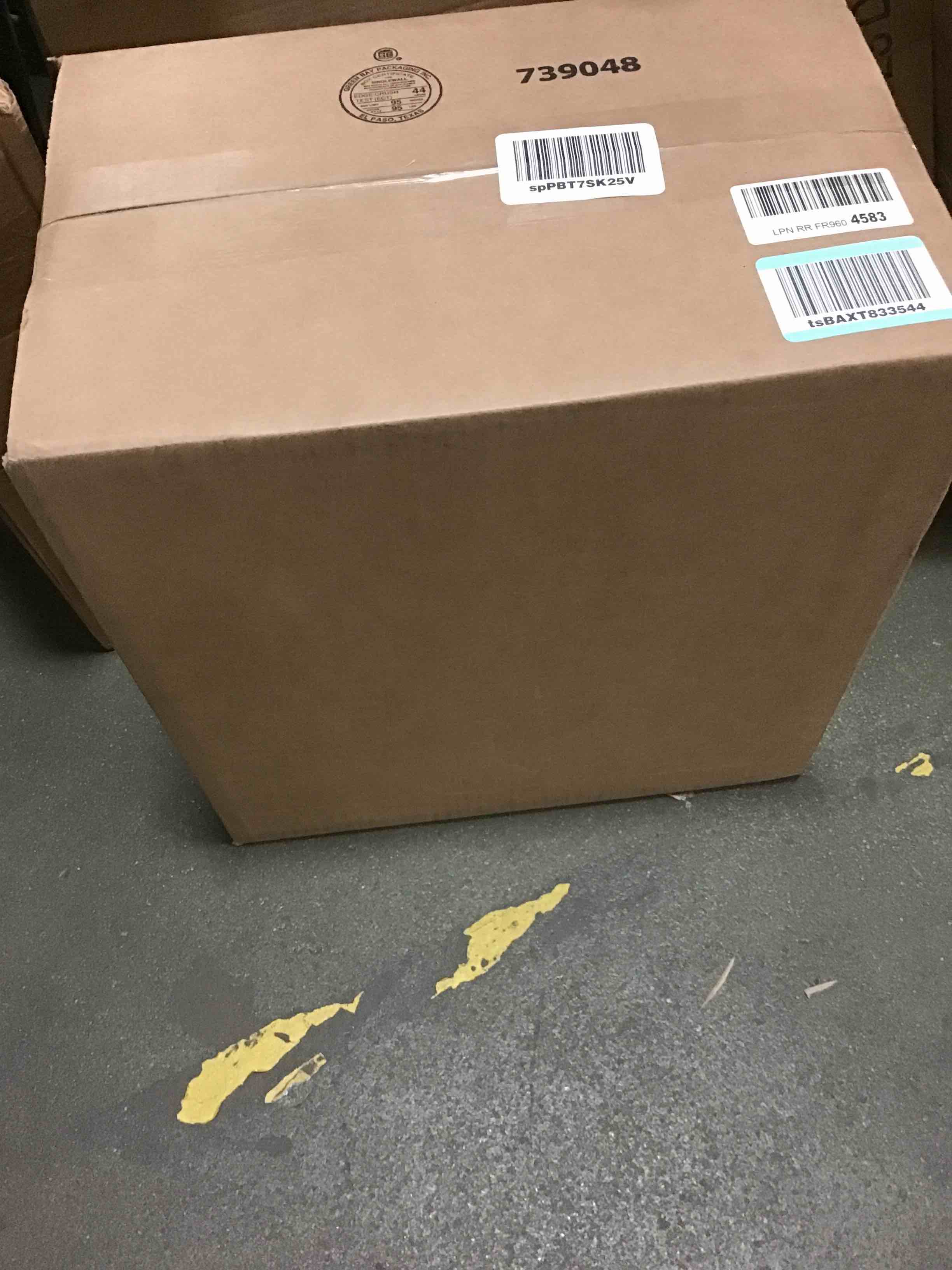 https://s3.amazonaws.com/lotting-images-prod/bidfta/RED5367526_1690907140329.jpeg