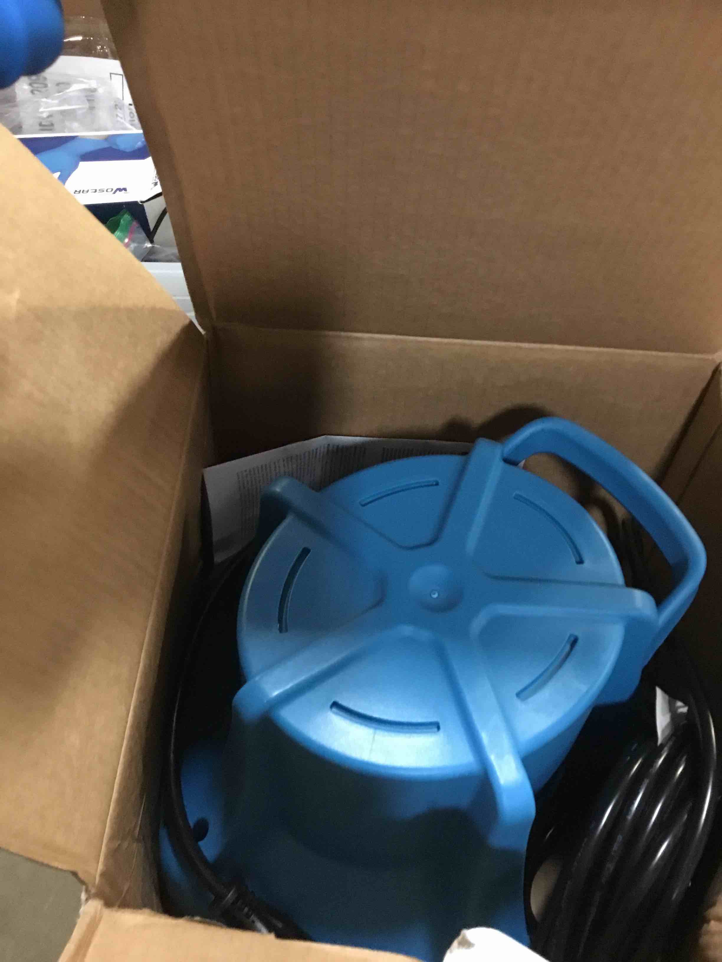 https://s3.amazonaws.com/lotting-images-prod/bidfta/RED5367798_1691067240522.jpeg