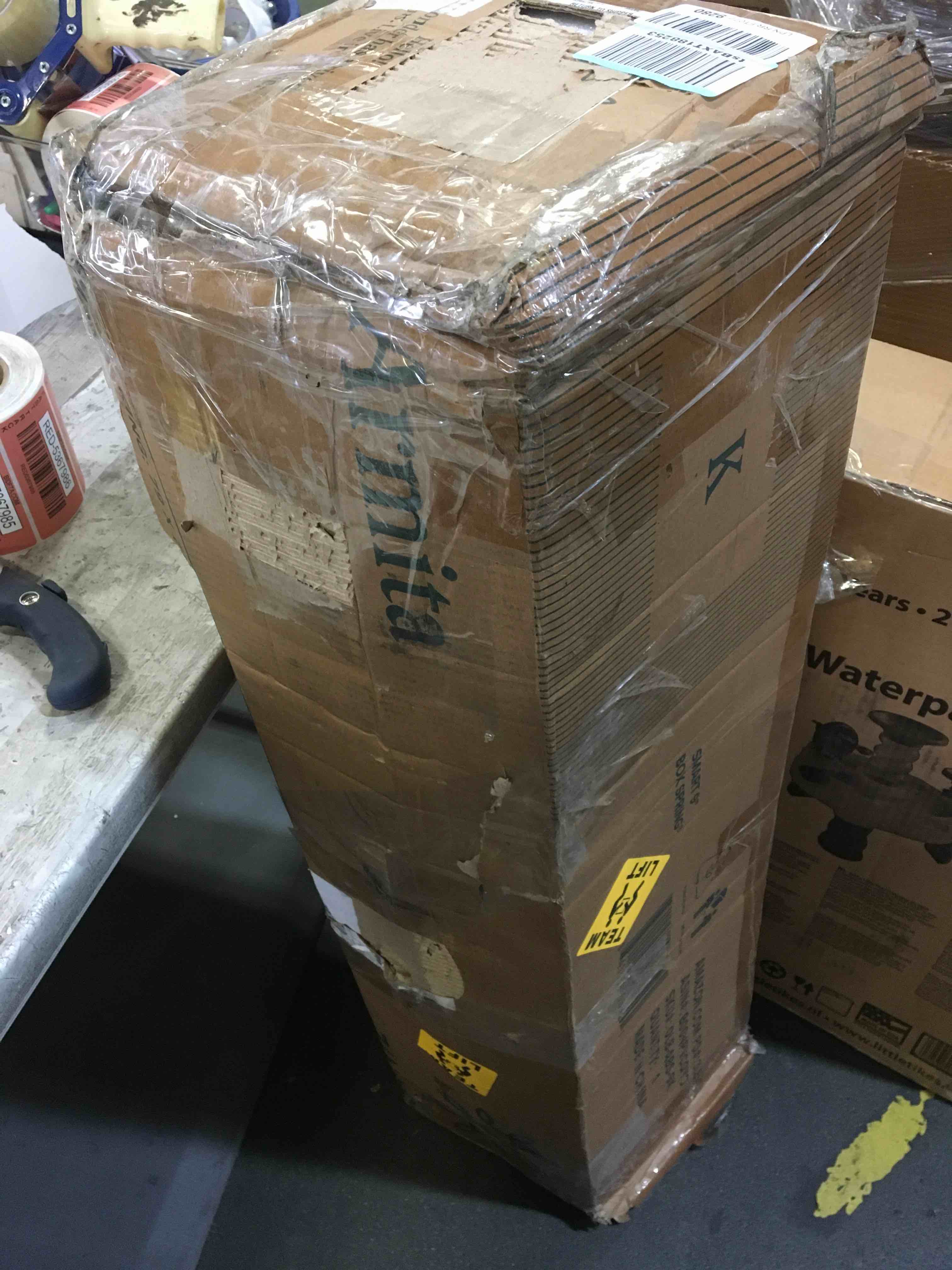 https://s3.amazonaws.com/lotting-images-prod/bidfta/RED5367979_1691415165931.jpeg