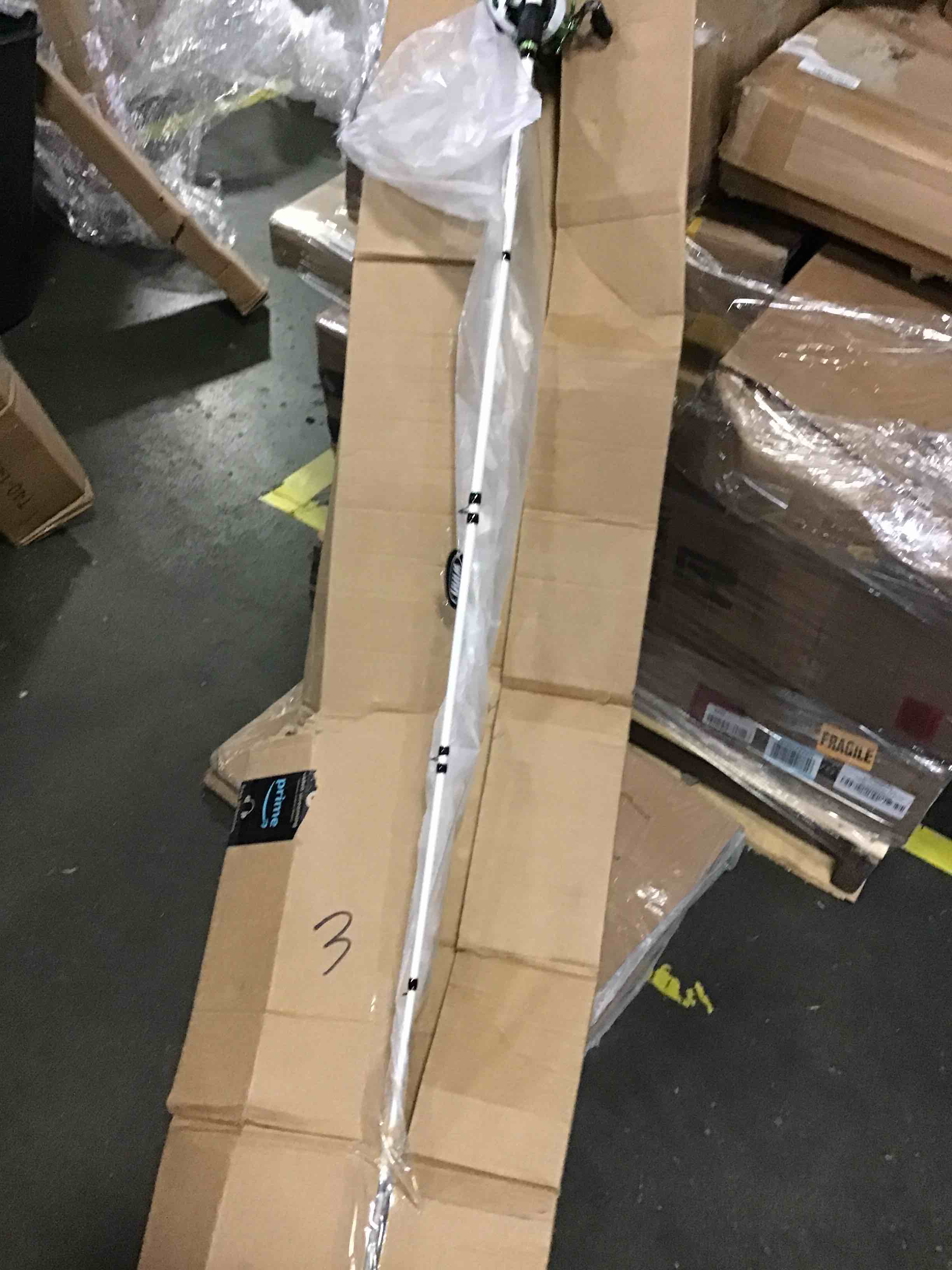 https://s3.amazonaws.com/lotting-images-prod/bidfta/RED5368355_1692018966216.jpeg