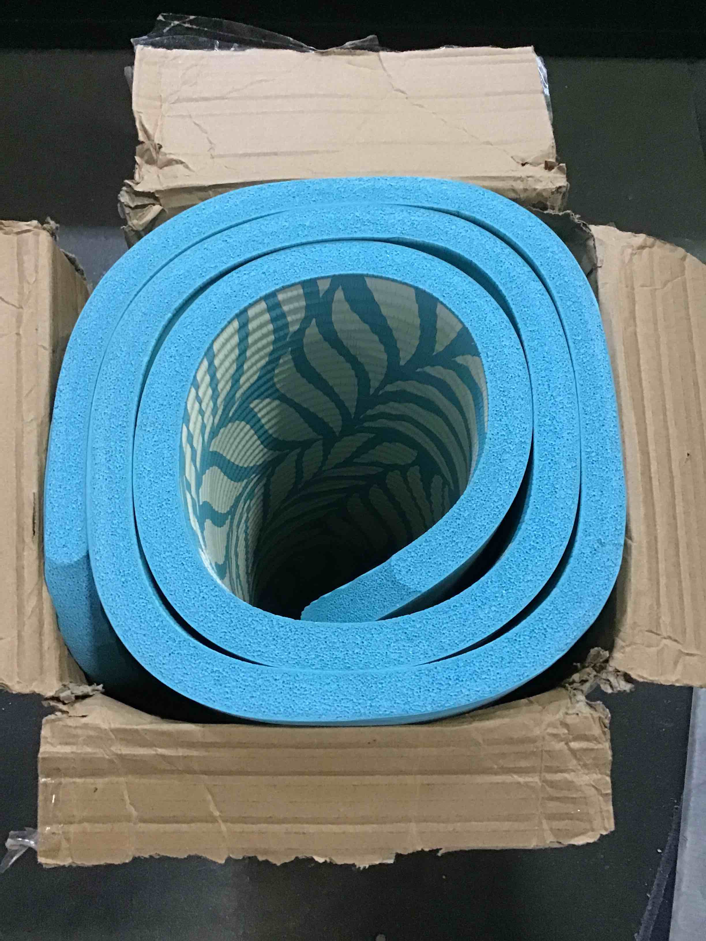 https://s3.amazonaws.com/lotting-images-prod/bidfta/RED5368650_1692187185215.jpeg