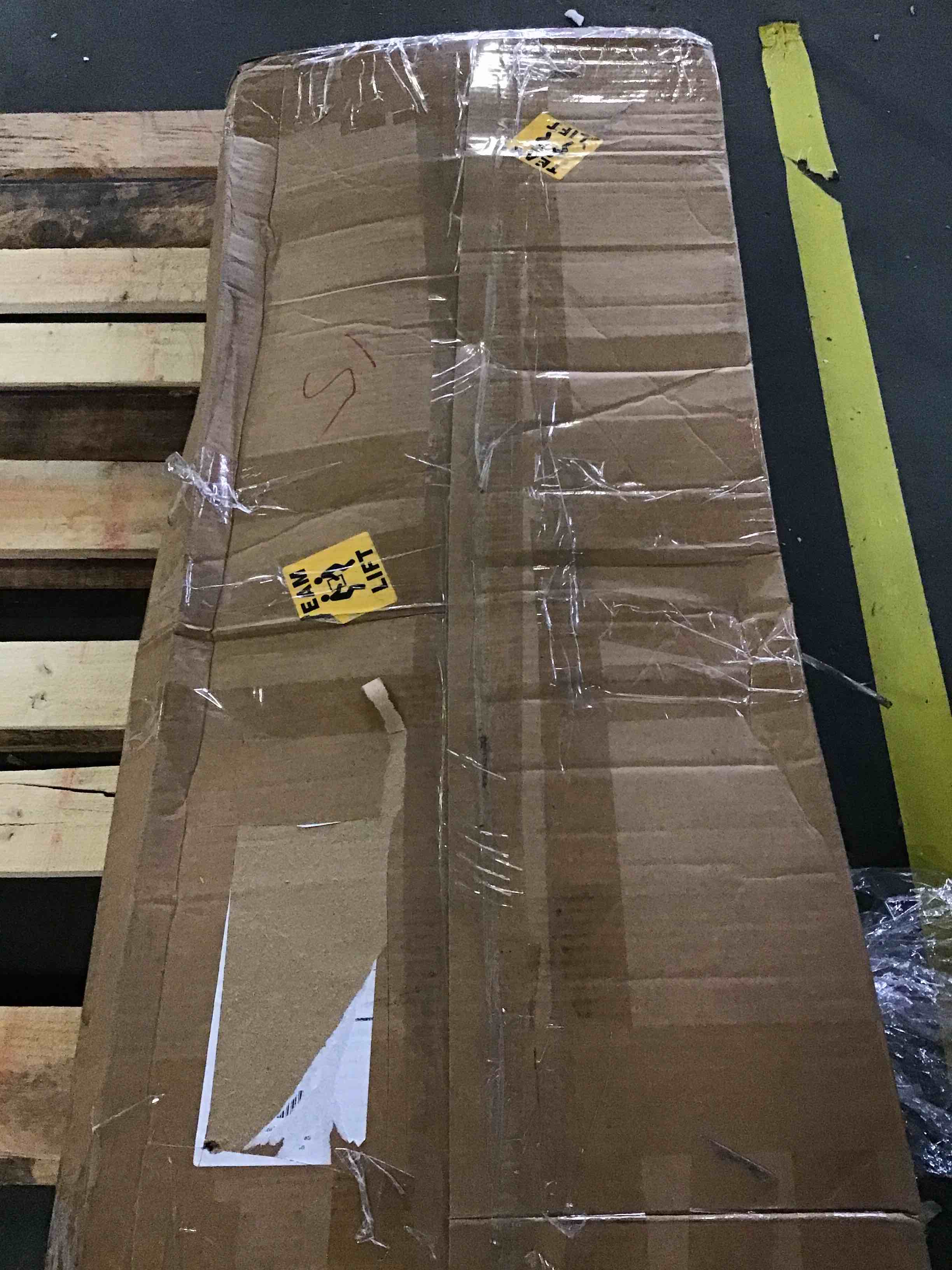 https://s3.amazonaws.com/lotting-images-prod/bidfta/RED5368767_1692213622042.jpeg