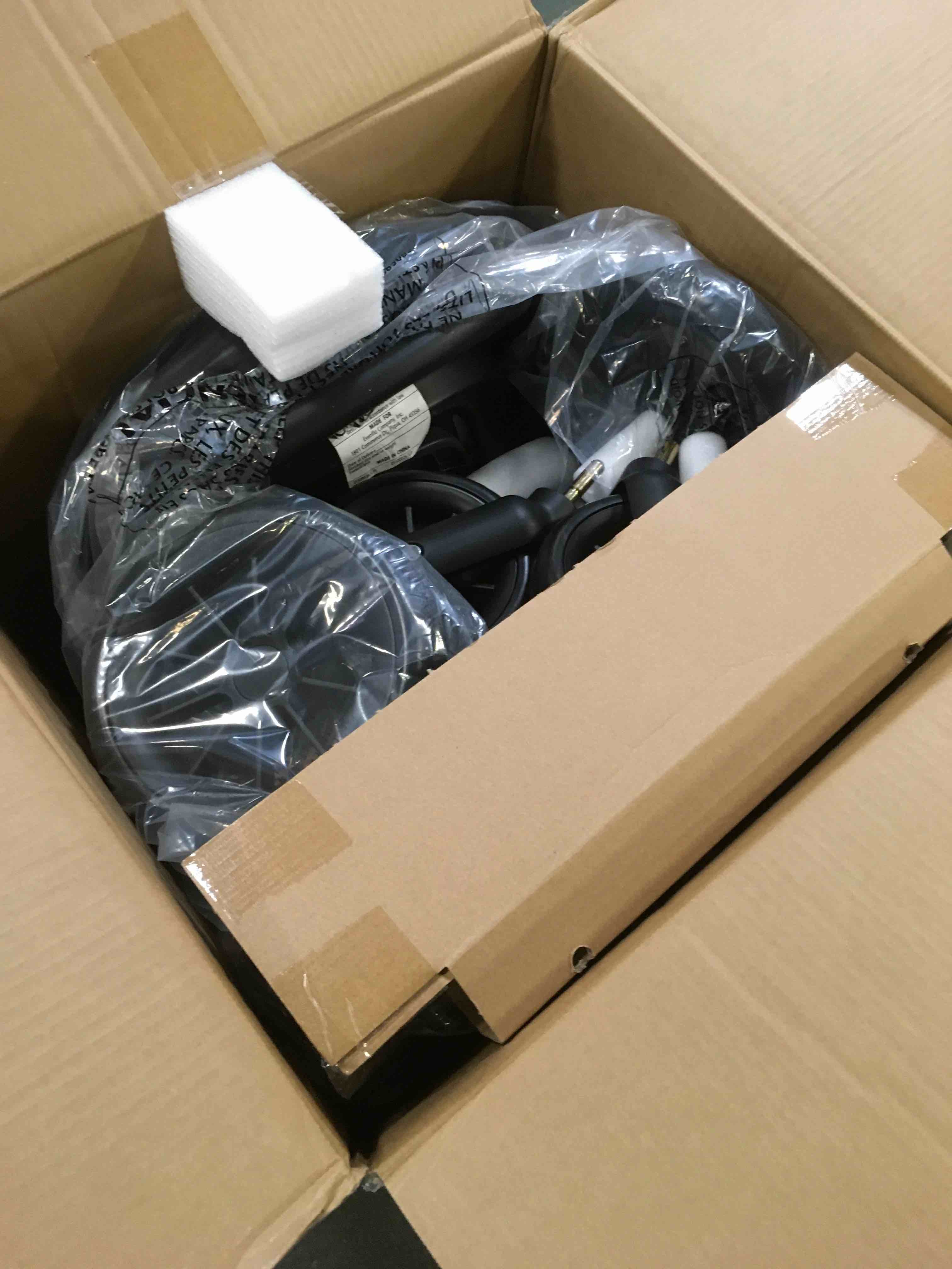 https://s3.amazonaws.com/lotting-images-prod/bidfta/RED5369371_1691331745604.jpeg