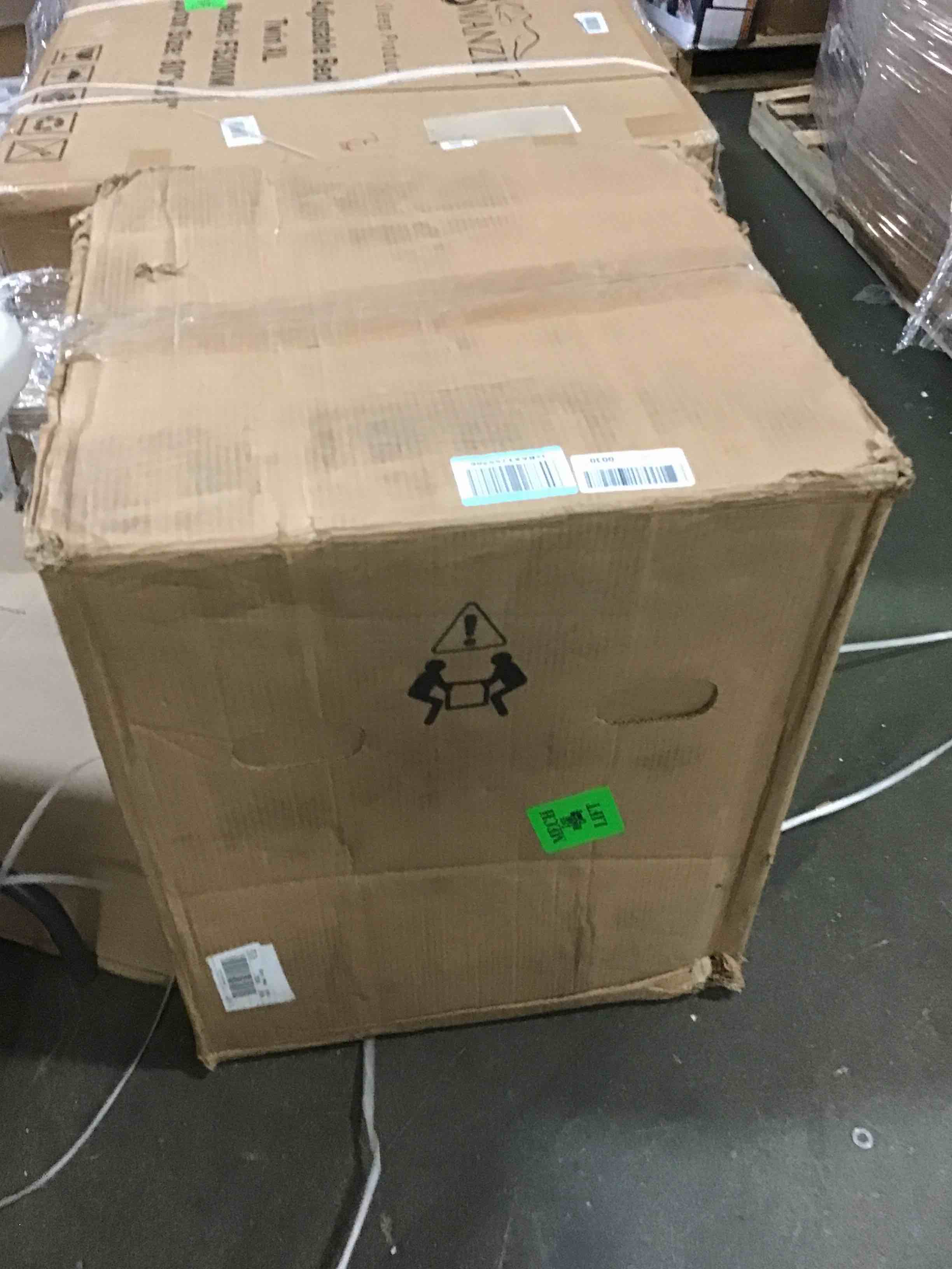 https://s3.amazonaws.com/lotting-images-prod/bidfta/RED5369415_1691408697943.jpeg