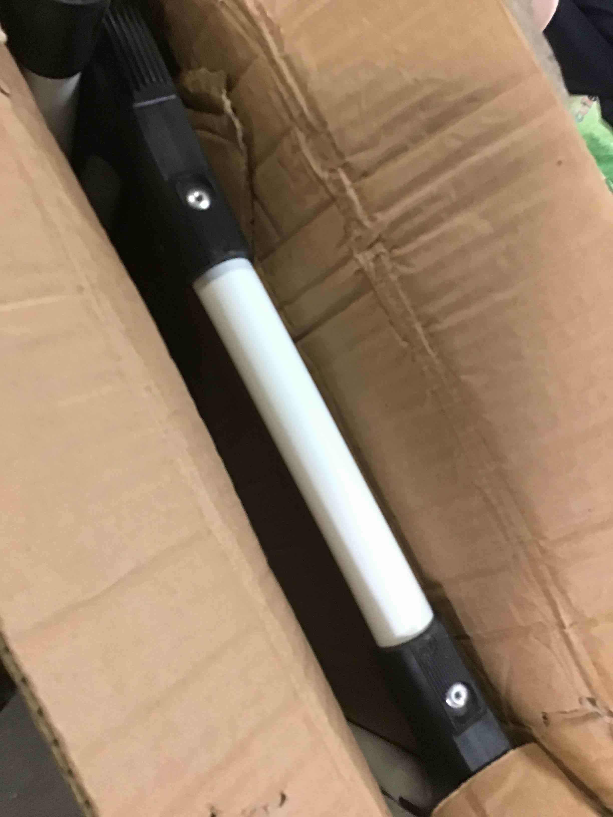 https://s3.amazonaws.com/lotting-images-prod/bidfta/RED5369550_1691431106394.jpeg