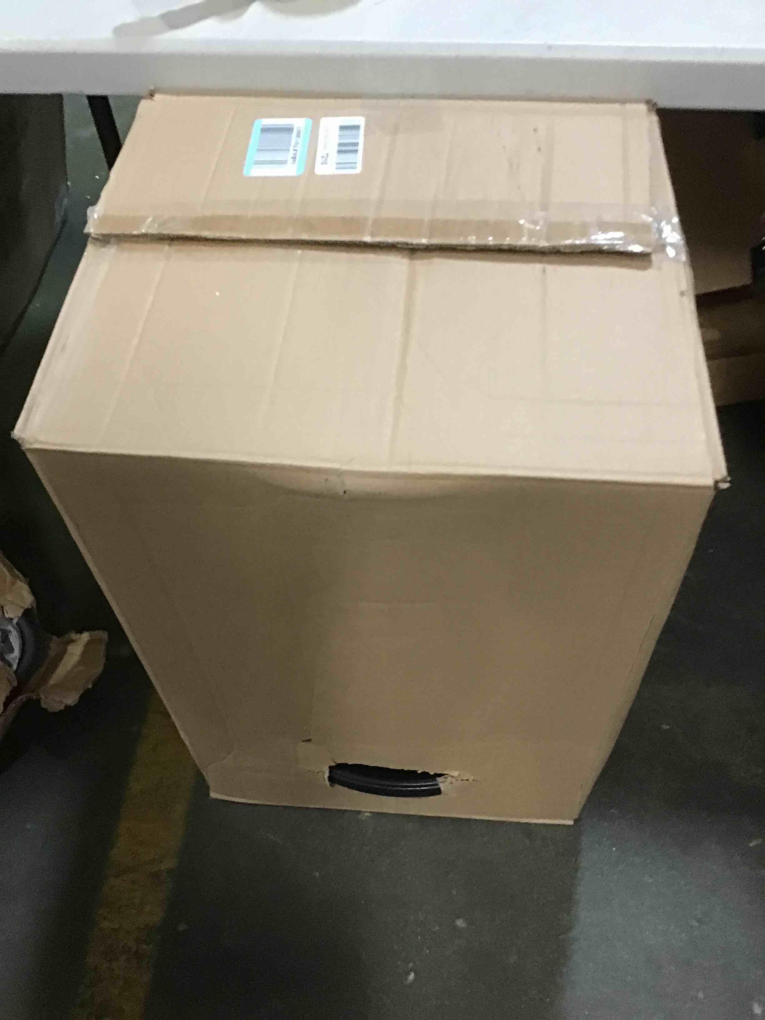 https://s3.amazonaws.com/lotting-images-prod/bidfta/RED5369571_1691433972705.jpeg