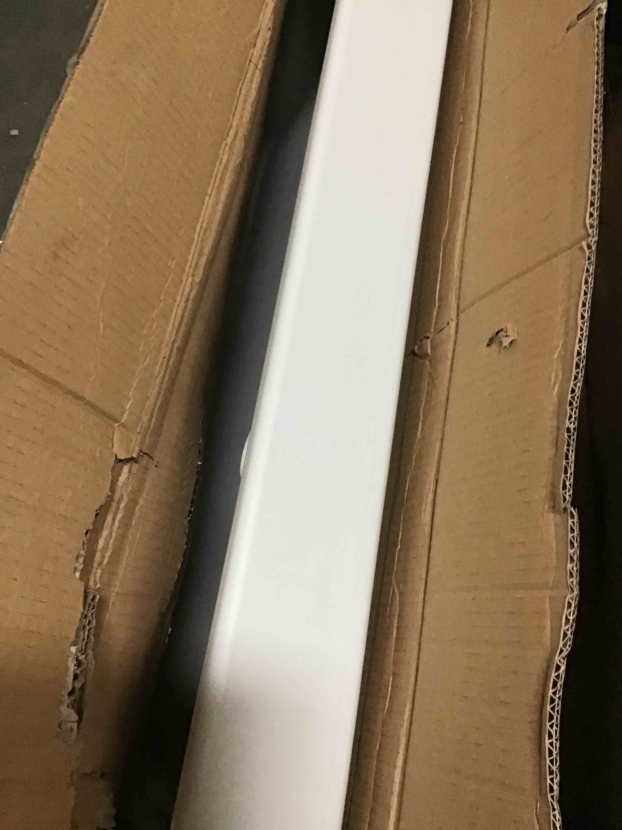 https://s3.amazonaws.com/lotting-images-prod/bidfta/RED5369622_1691496191780.jpeg