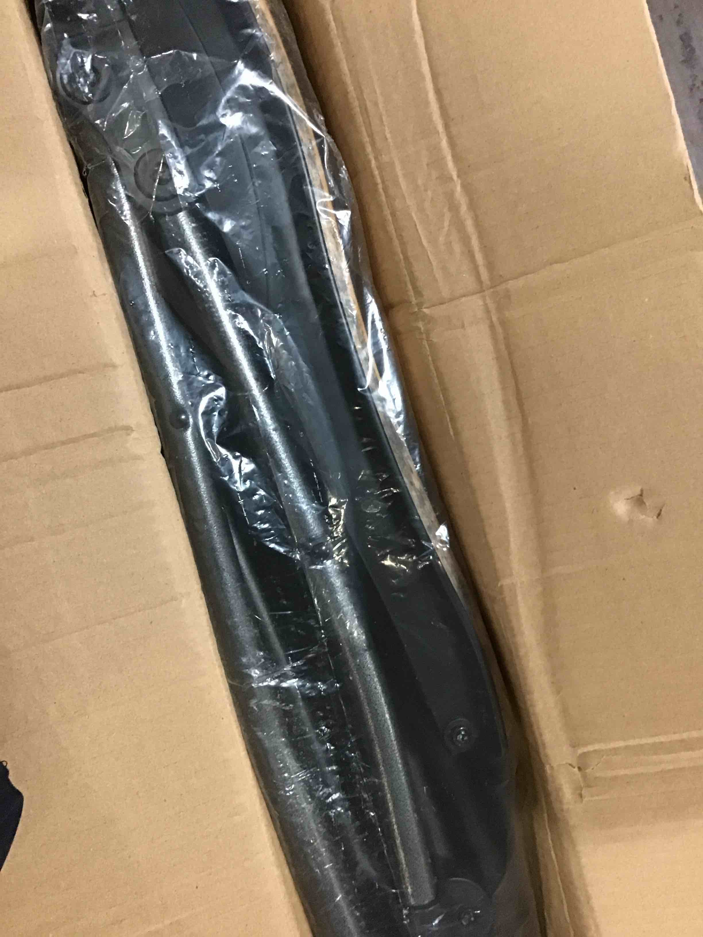 https://s3.amazonaws.com/lotting-images-prod/bidfta/RED5369860_1691594010954.jpeg