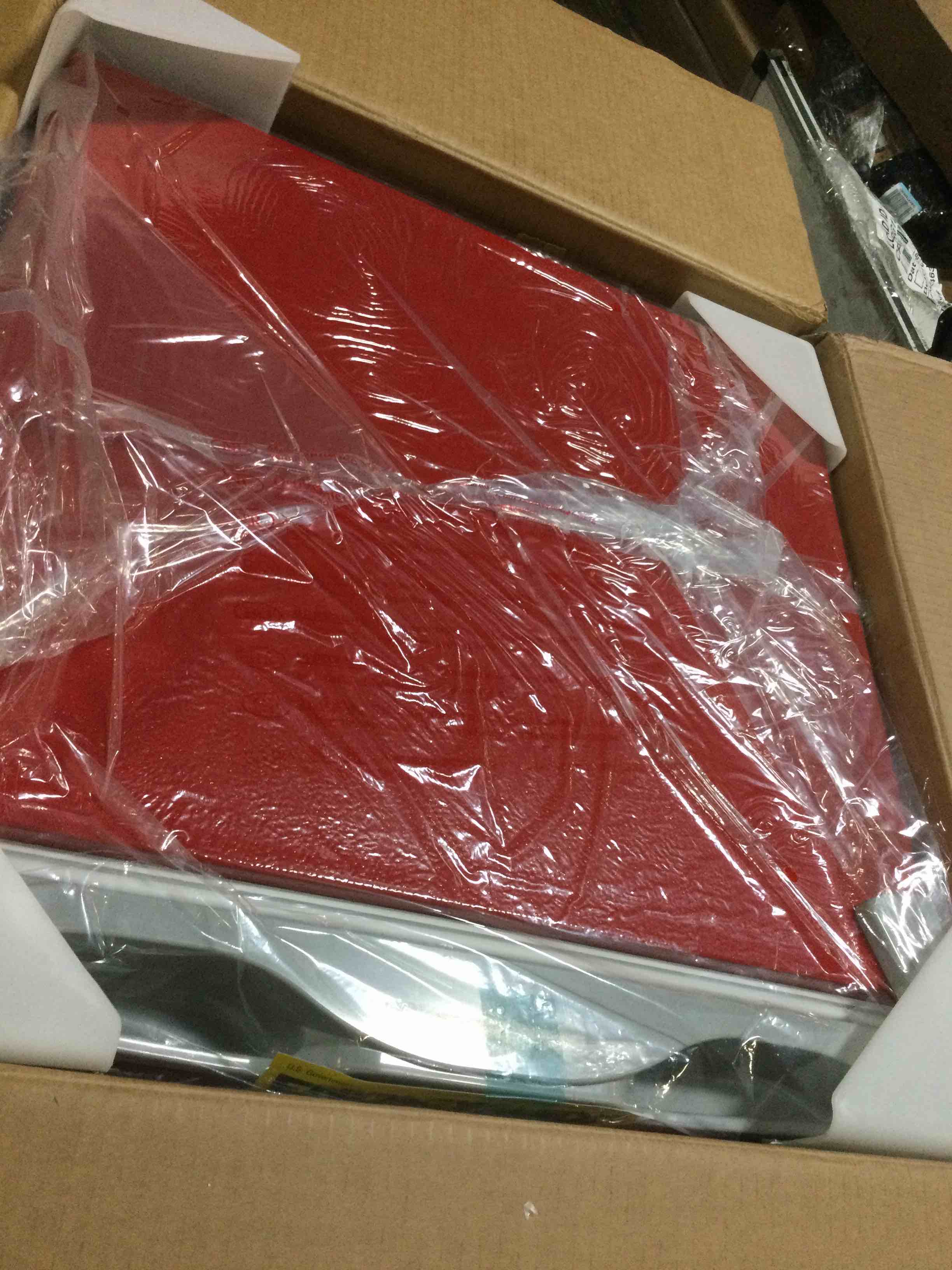 https://s3.amazonaws.com/lotting-images-prod/bidfta/RED5369966_1691666453749.jpeg