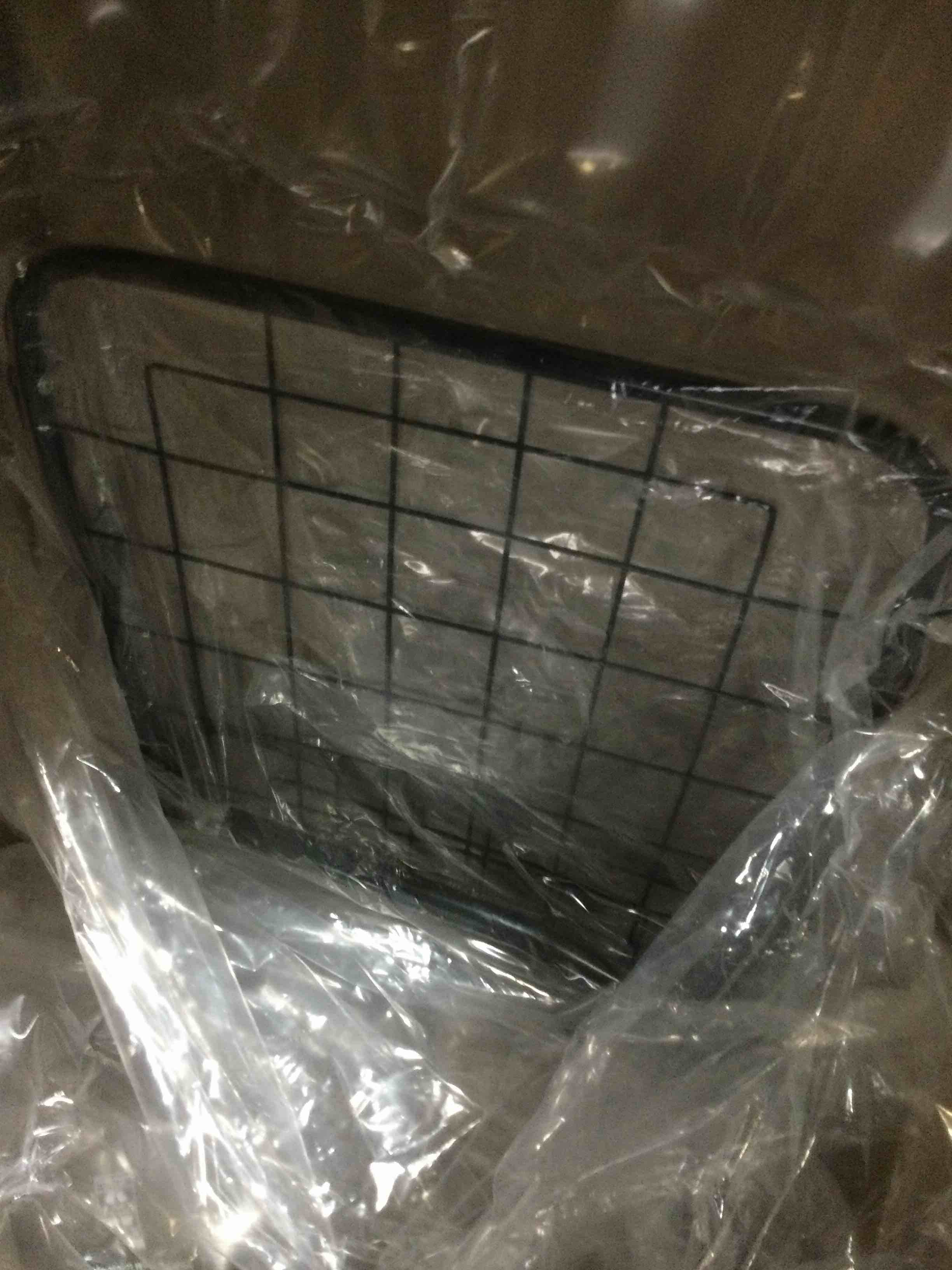 https://s3.amazonaws.com/lotting-images-prod/bidfta/RED5370005_1691672236339.jpeg