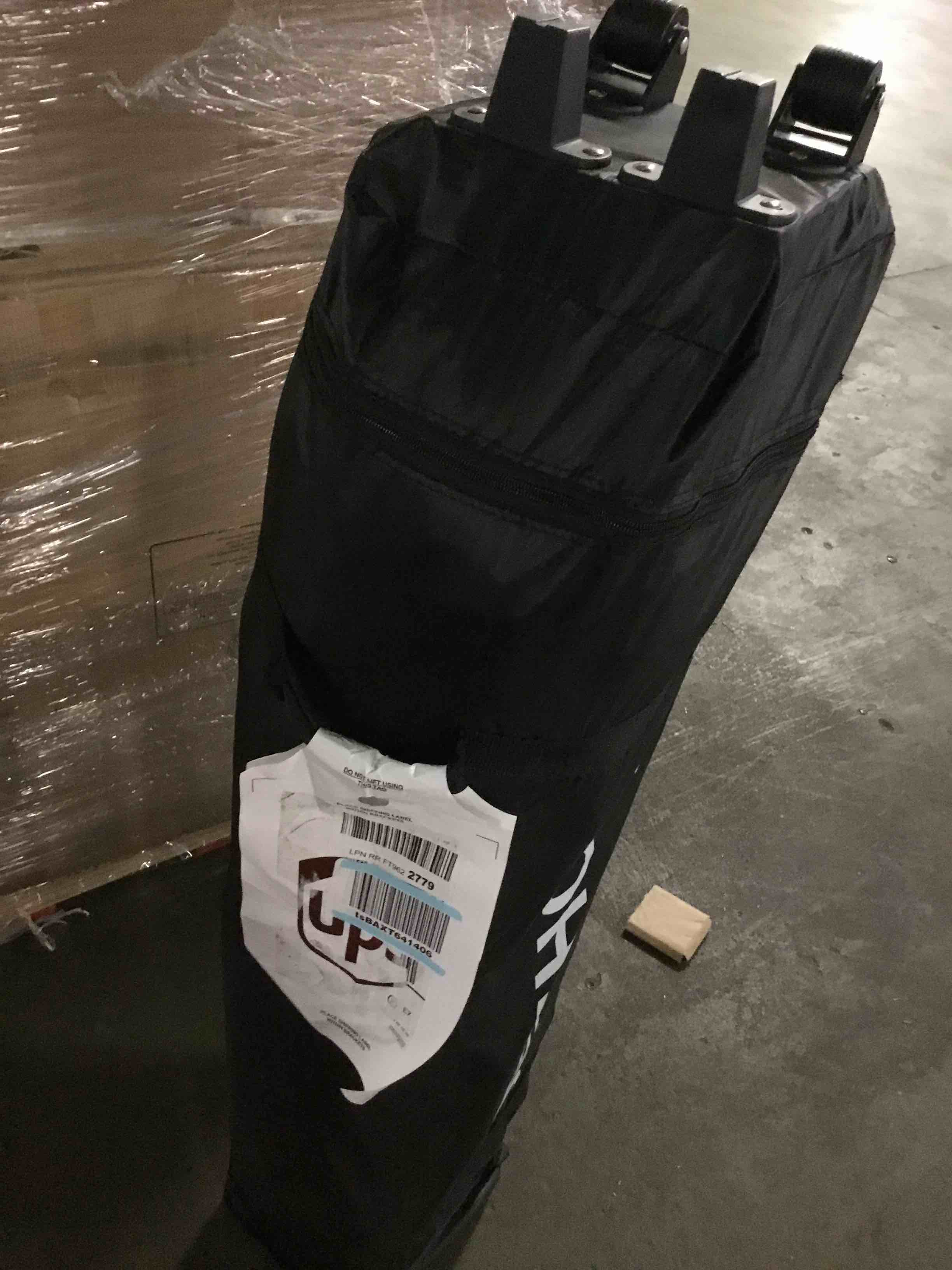 https://s3.amazonaws.com/lotting-images-prod/bidfta/RED5370494_1691061262940.jpeg