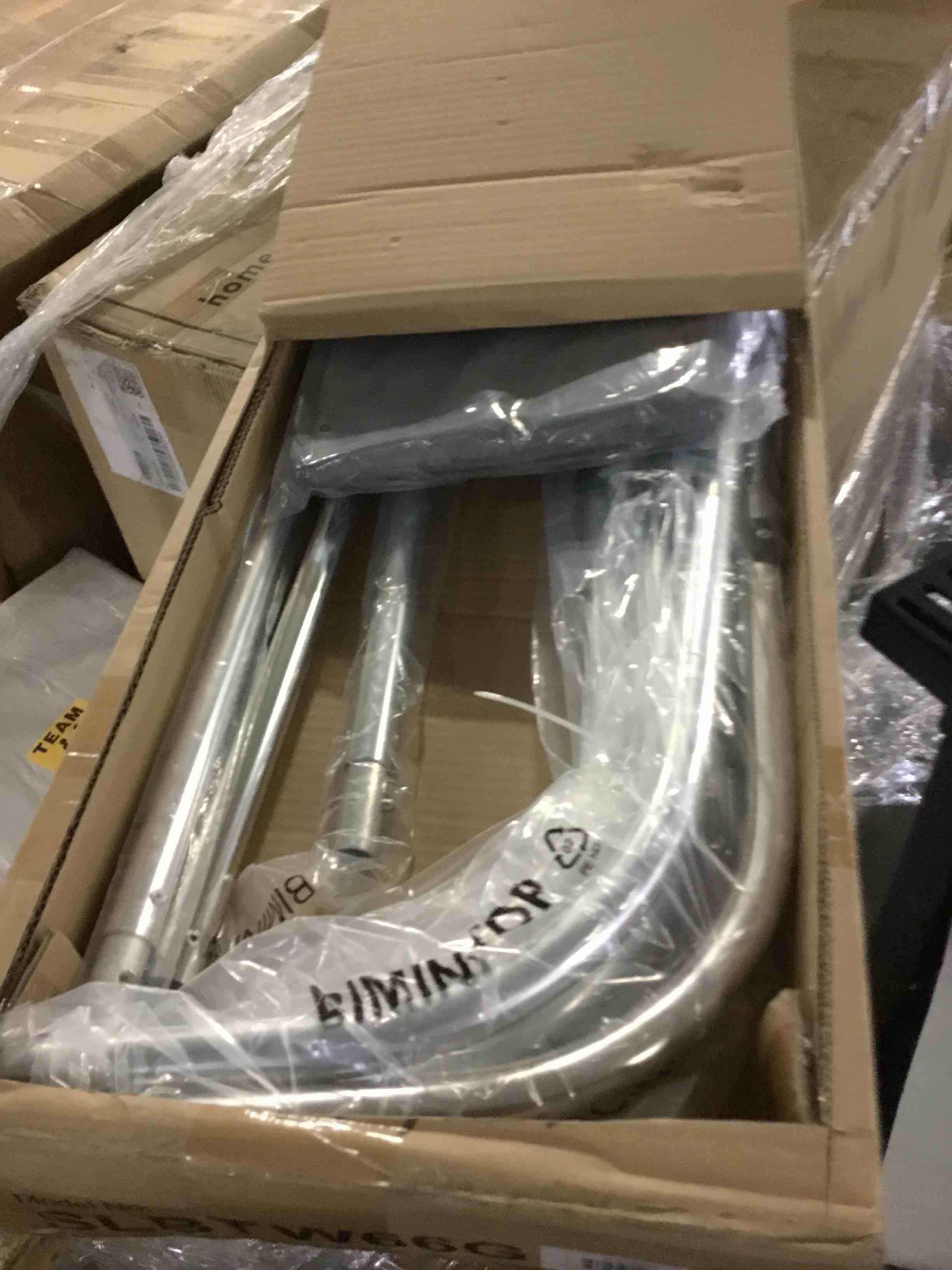https://s3.amazonaws.com/lotting-images-prod/bidfta/RED5370512_1691063954339.jpeg