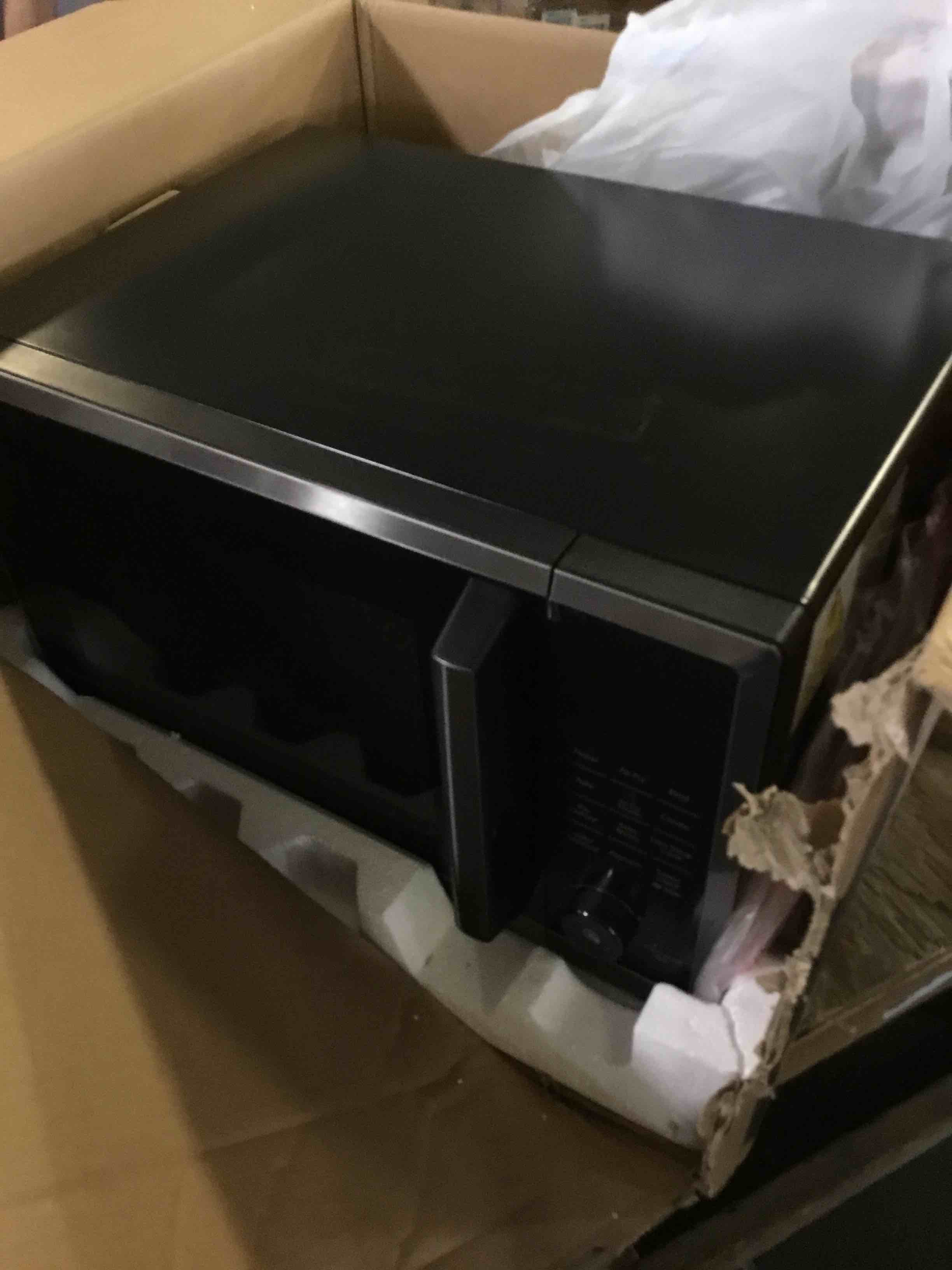 https://s3.amazonaws.com/lotting-images-prod/bidfta/RED5370823_1691174893530.jpeg