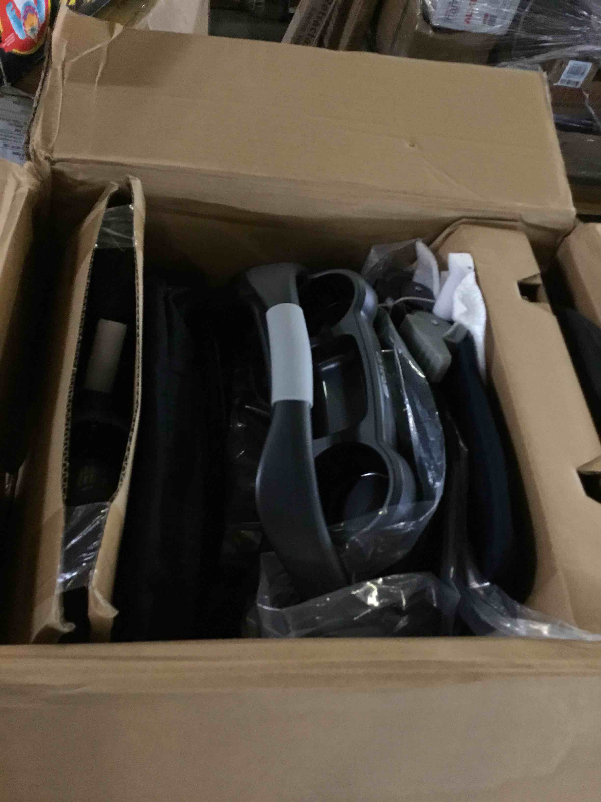 https://s3.amazonaws.com/lotting-images-prod/bidfta/RED5370825_1691175167451.jpeg