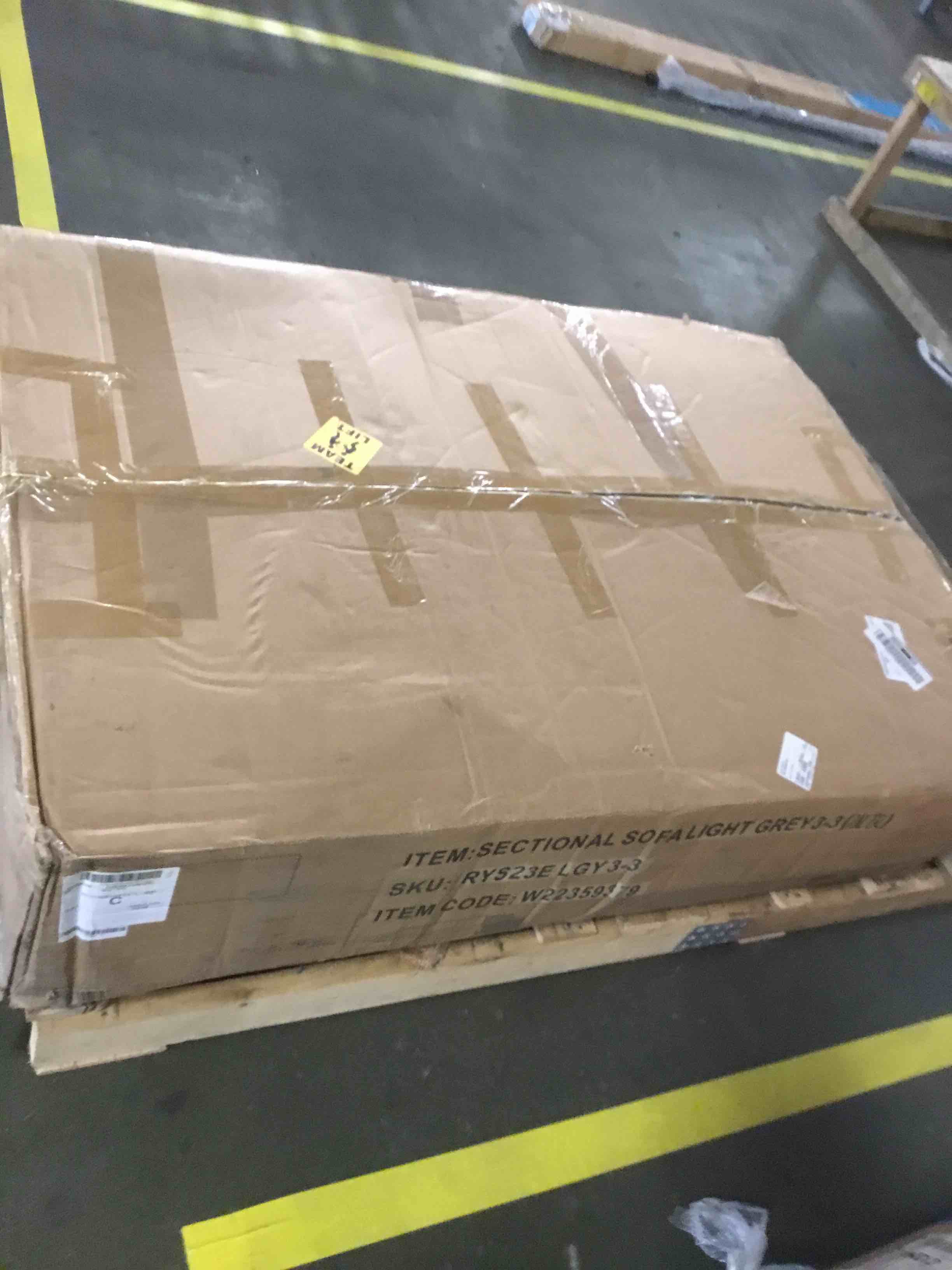 https://s3.amazonaws.com/lotting-images-prod/bidfta/RED5371338_1691581762341.jpeg