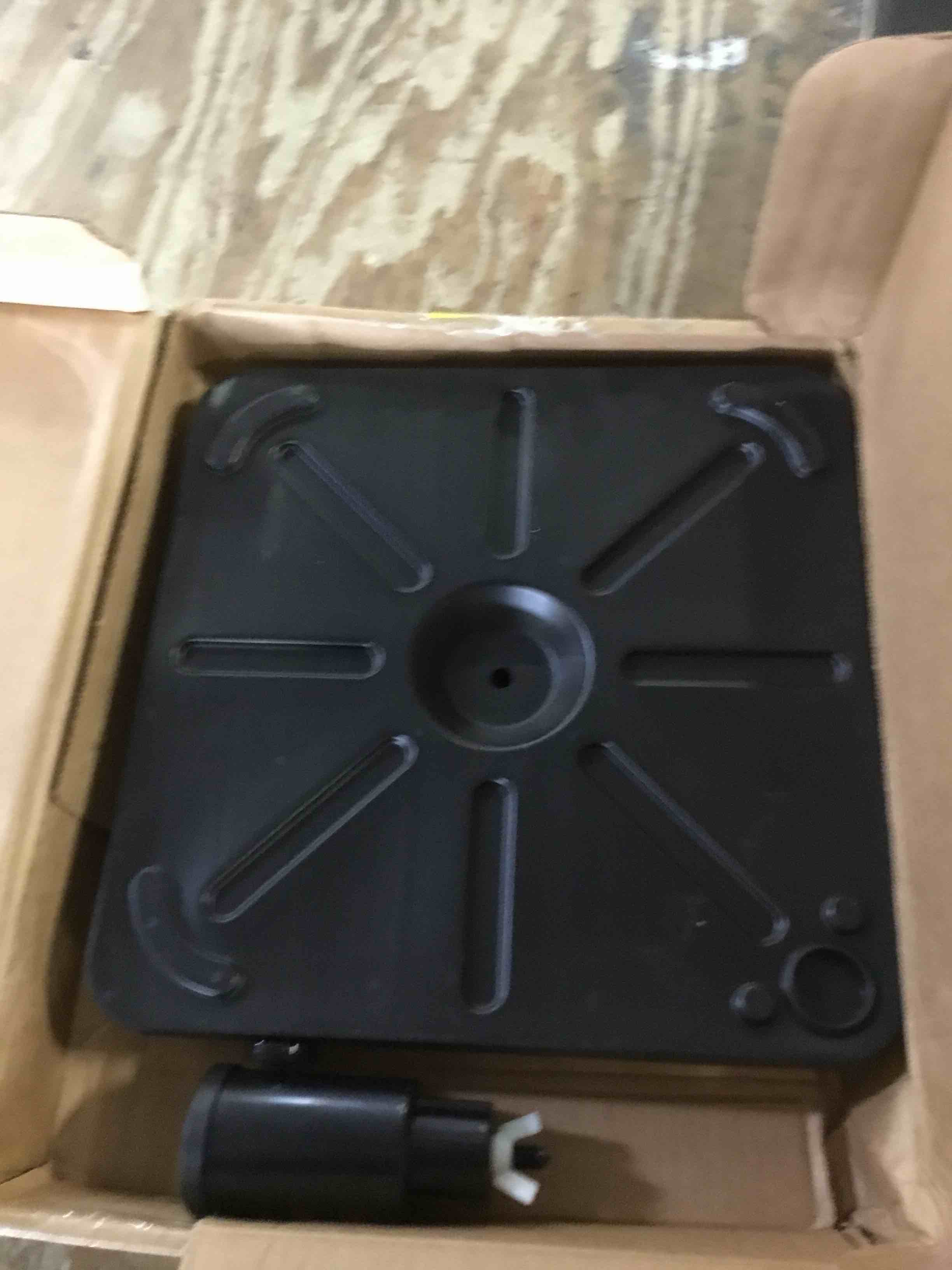 https://s3.amazonaws.com/lotting-images-prod/bidfta/RED5371390_1691588211428.jpeg