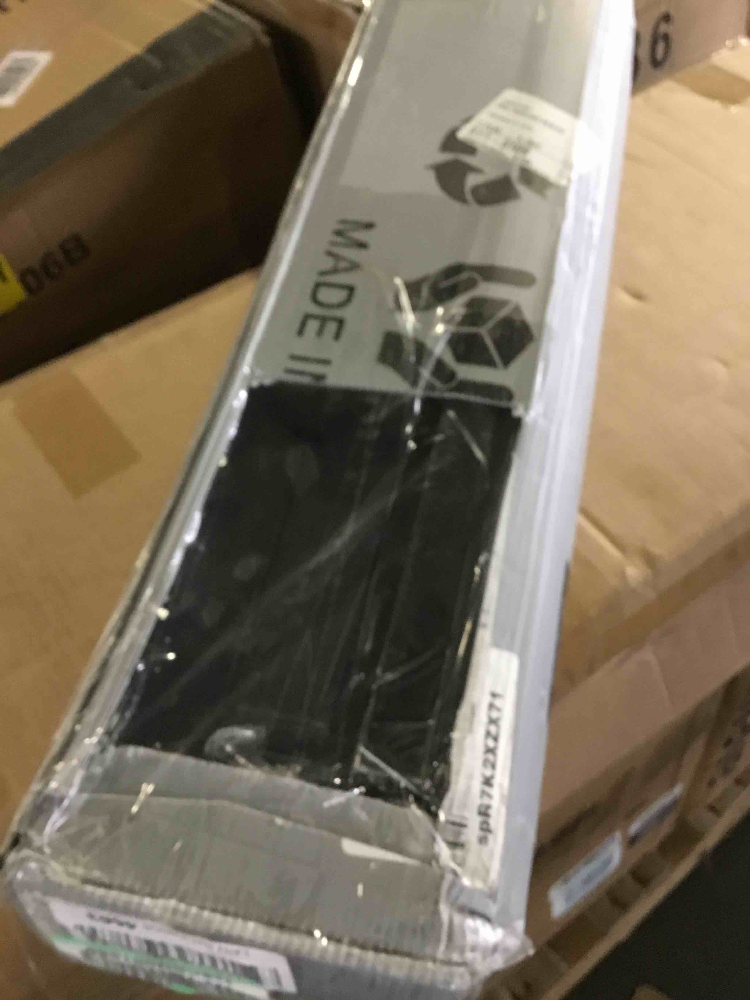 https://s3.amazonaws.com/lotting-images-prod/bidfta/RED5371442_1691596654358.jpeg