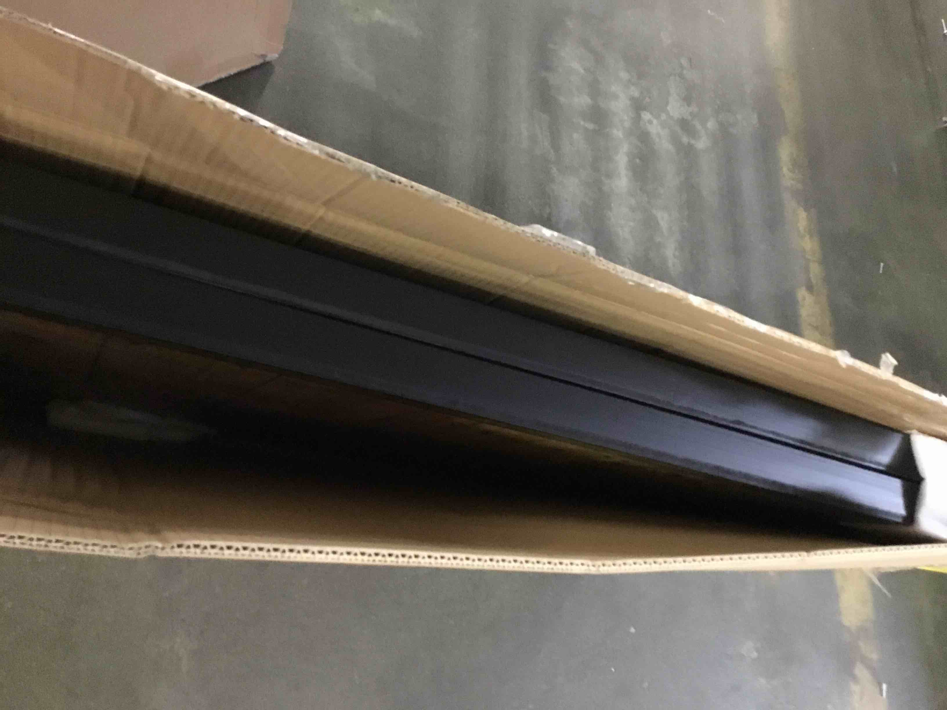 https://s3.amazonaws.com/lotting-images-prod/bidfta/RED5371505_1691610543783.jpeg