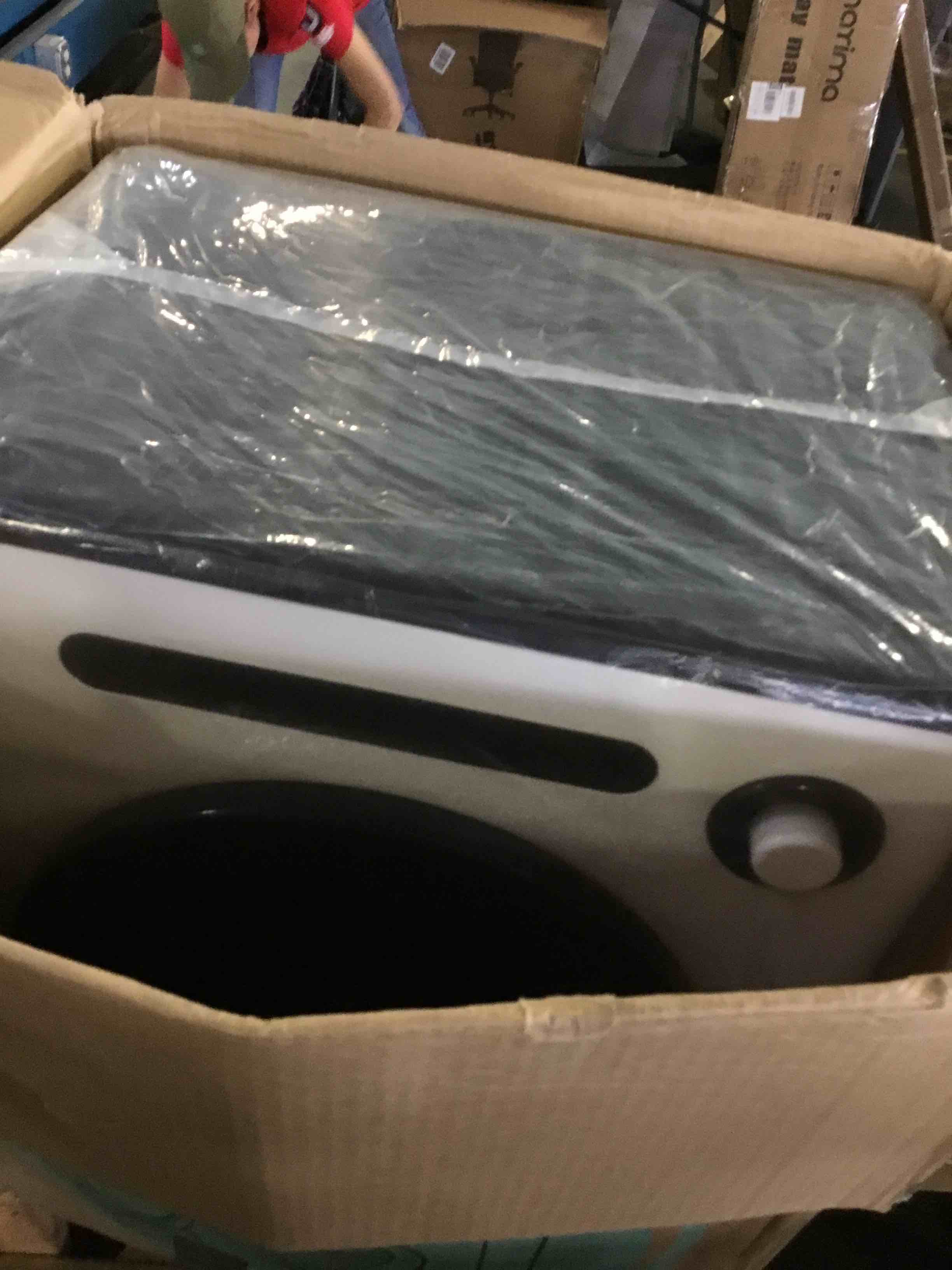 https://s3.amazonaws.com/lotting-images-prod/bidfta/RED5371594_1691678431059.jpeg