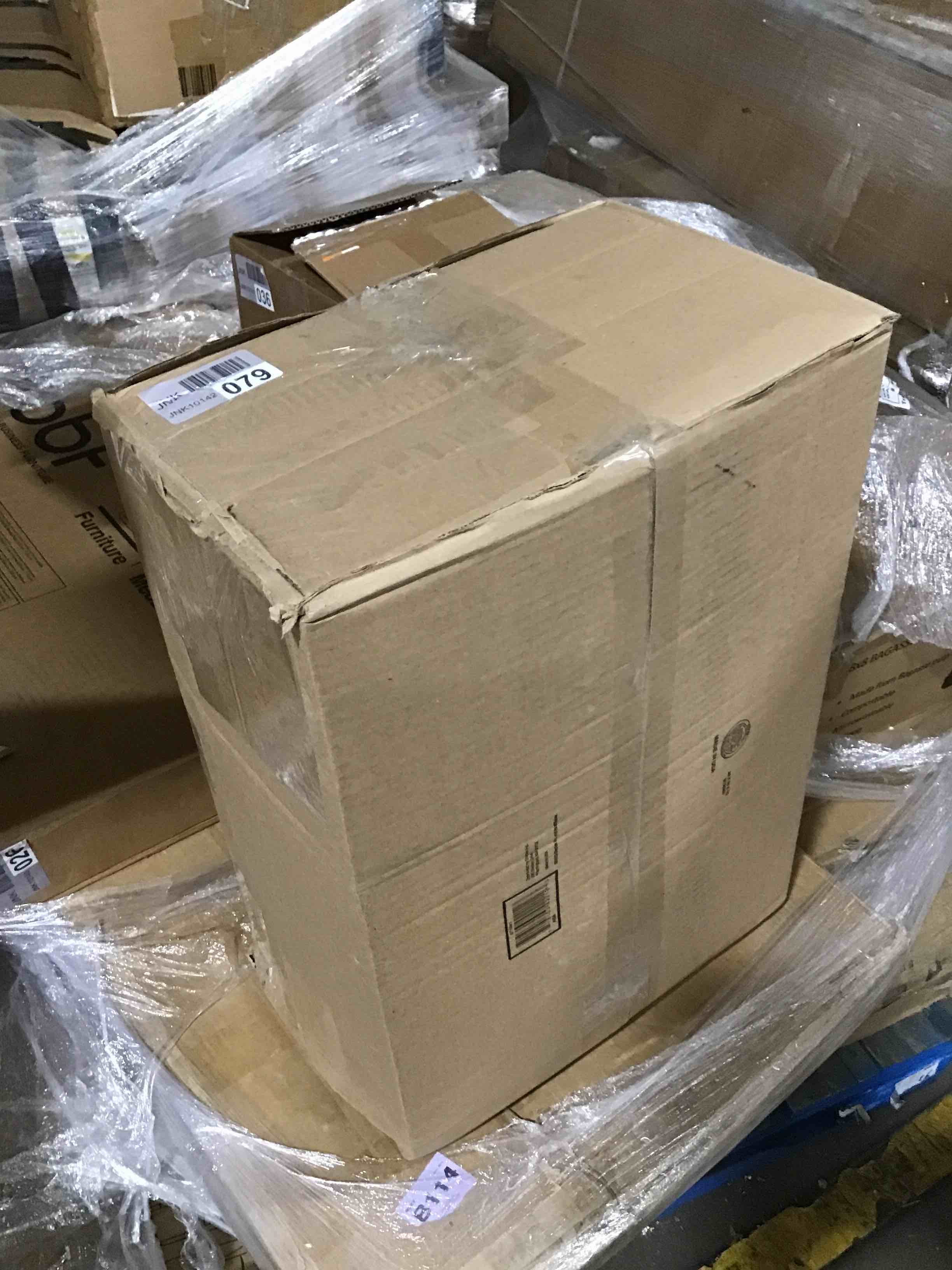 https://s3.amazonaws.com/lotting-images-prod/bidfta/RED5372678_1692624990082.jpeg