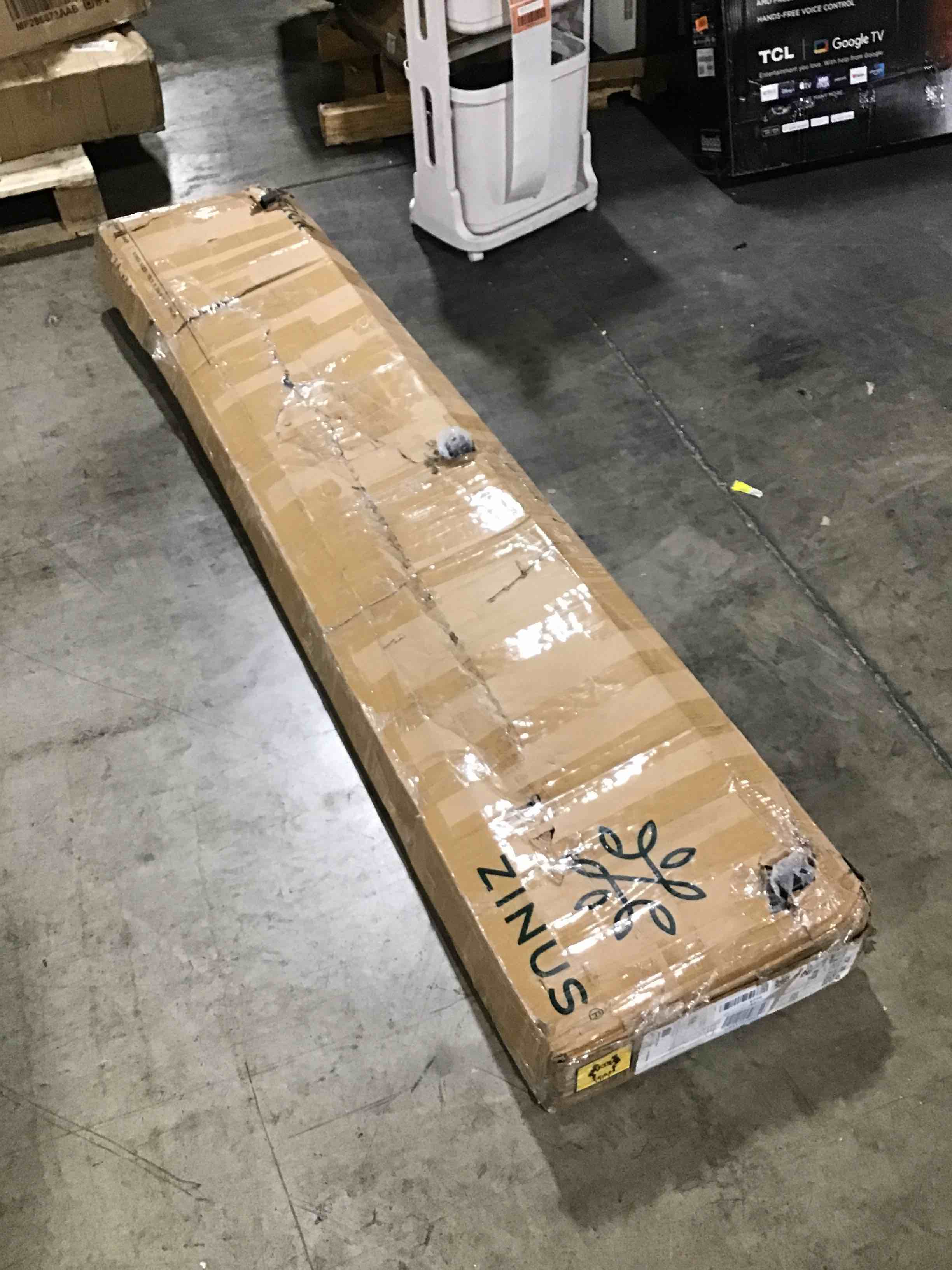 https://s3.amazonaws.com/lotting-images-prod/bidfta/RED5373127_1693334715432.jpeg