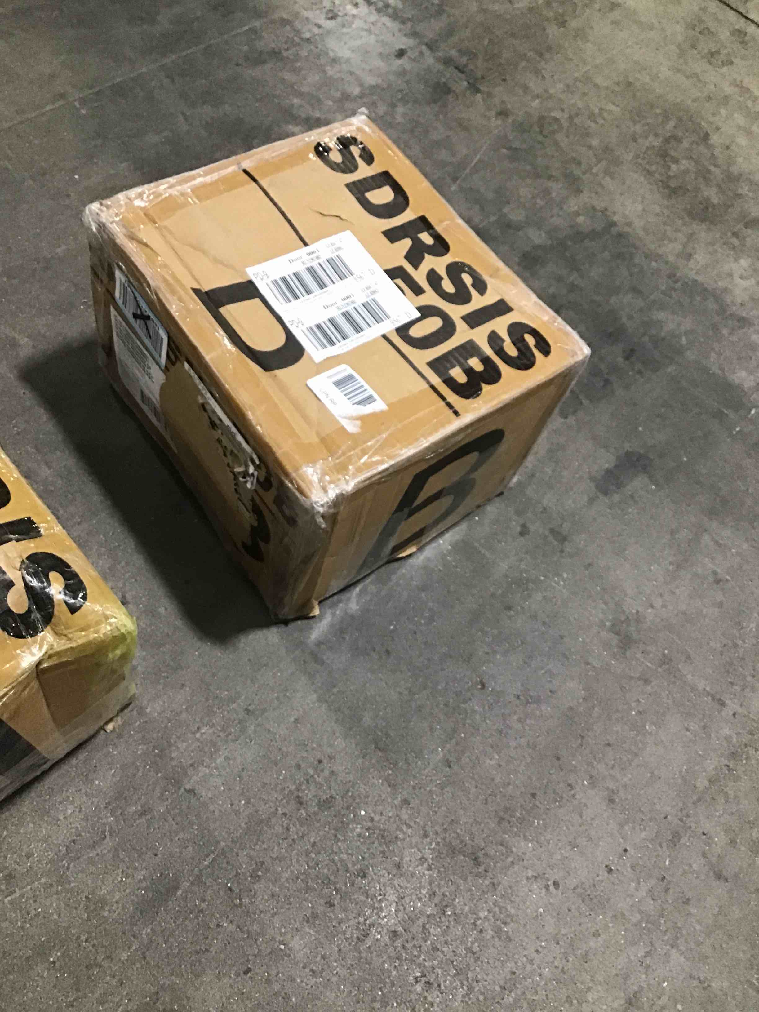https://s3.amazonaws.com/lotting-images-prod/bidfta/RED5373140_1693338187472.jpeg