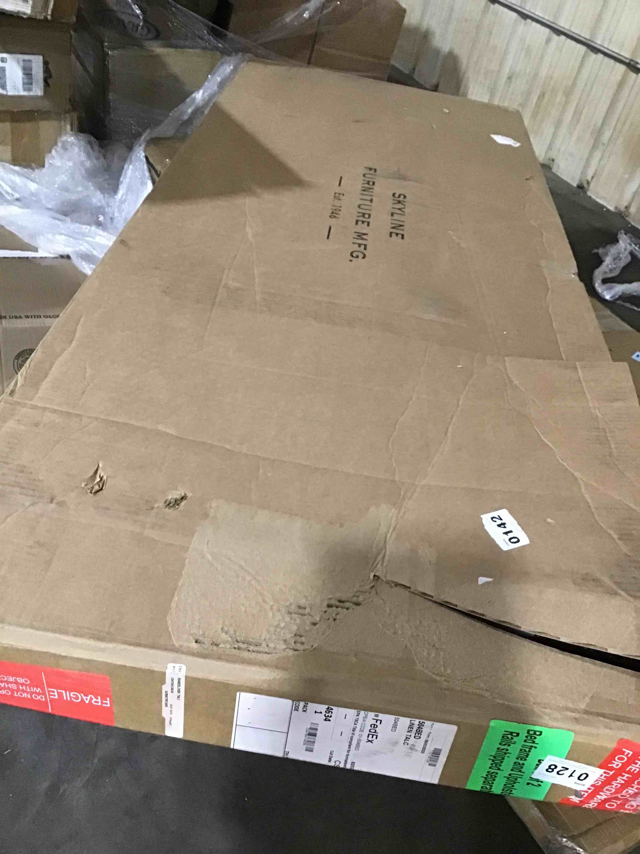 https://s3.amazonaws.com/lotting-images-prod/bidfta/RED5373614_1692888018151.jpeg