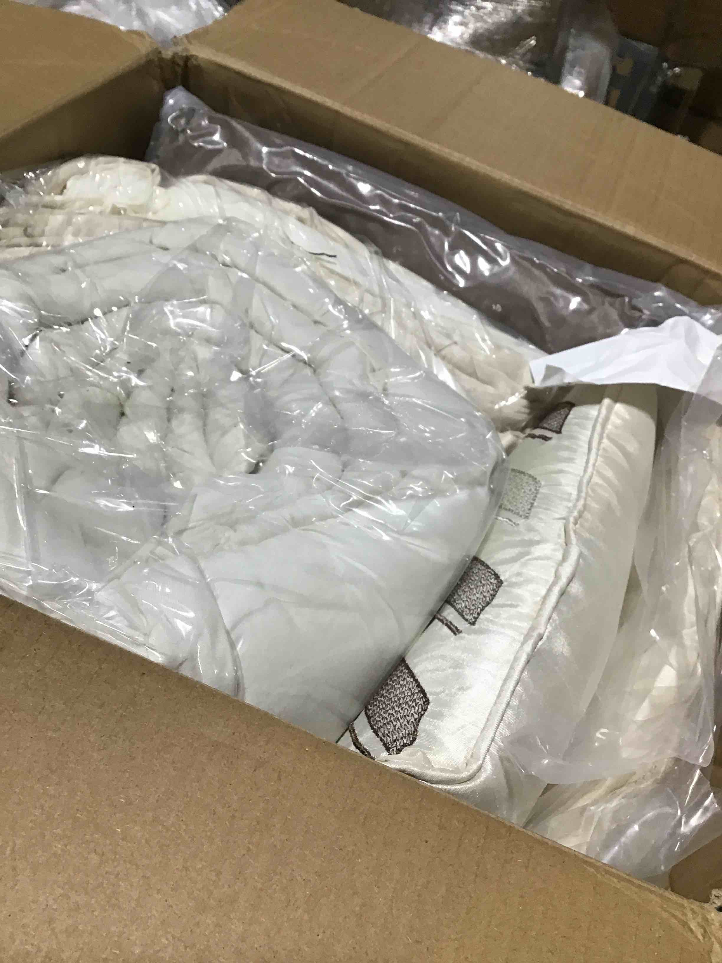 https://s3.amazonaws.com/lotting-images-prod/bidfta/RED5373767_1692974998428.jpeg