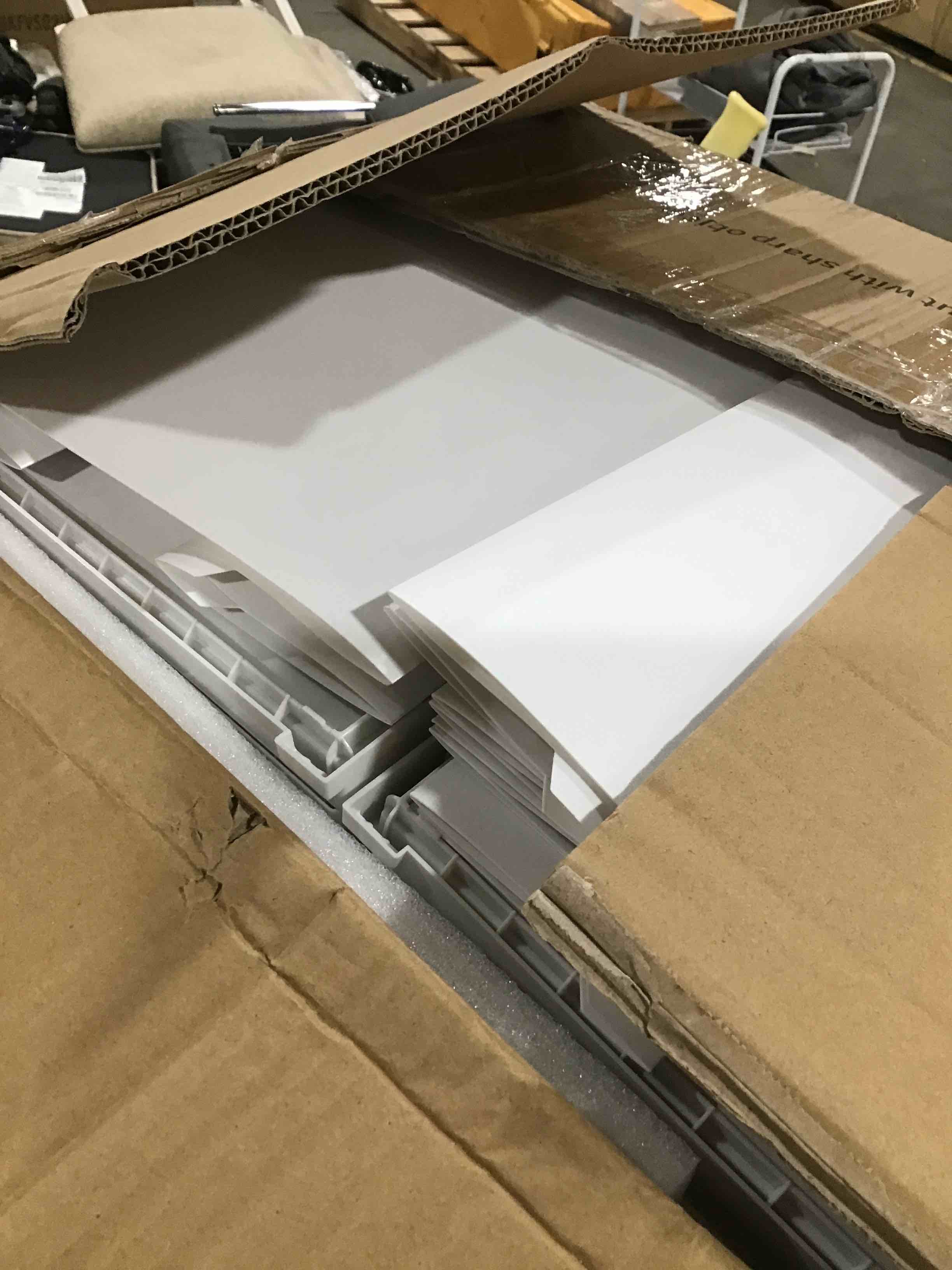 https://s3.amazonaws.com/lotting-images-prod/bidfta/RED5373924_1693487420929.jpeg