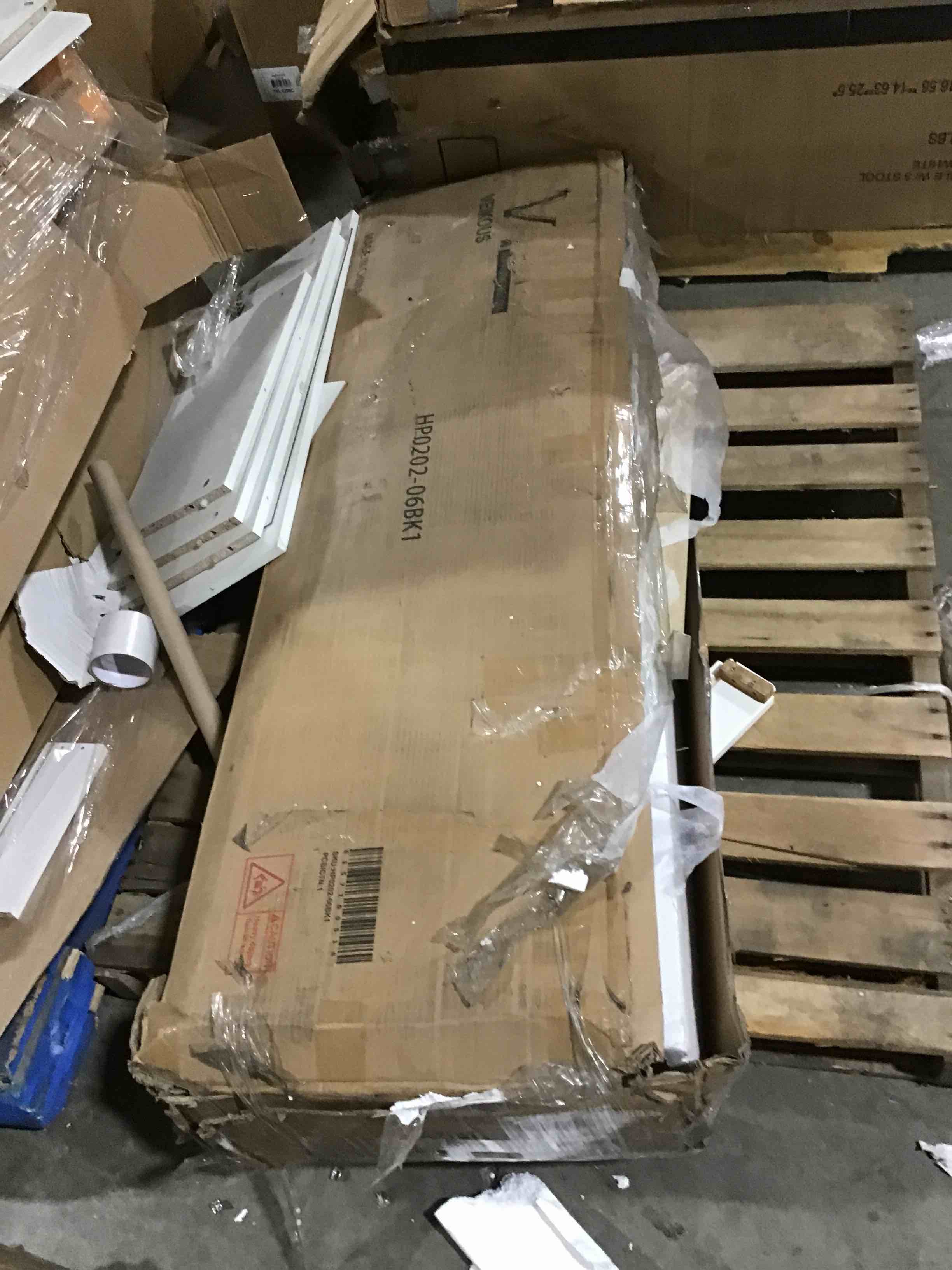 https://s3.amazonaws.com/lotting-images-prod/bidfta/RED5374634_1696438505845.jpeg