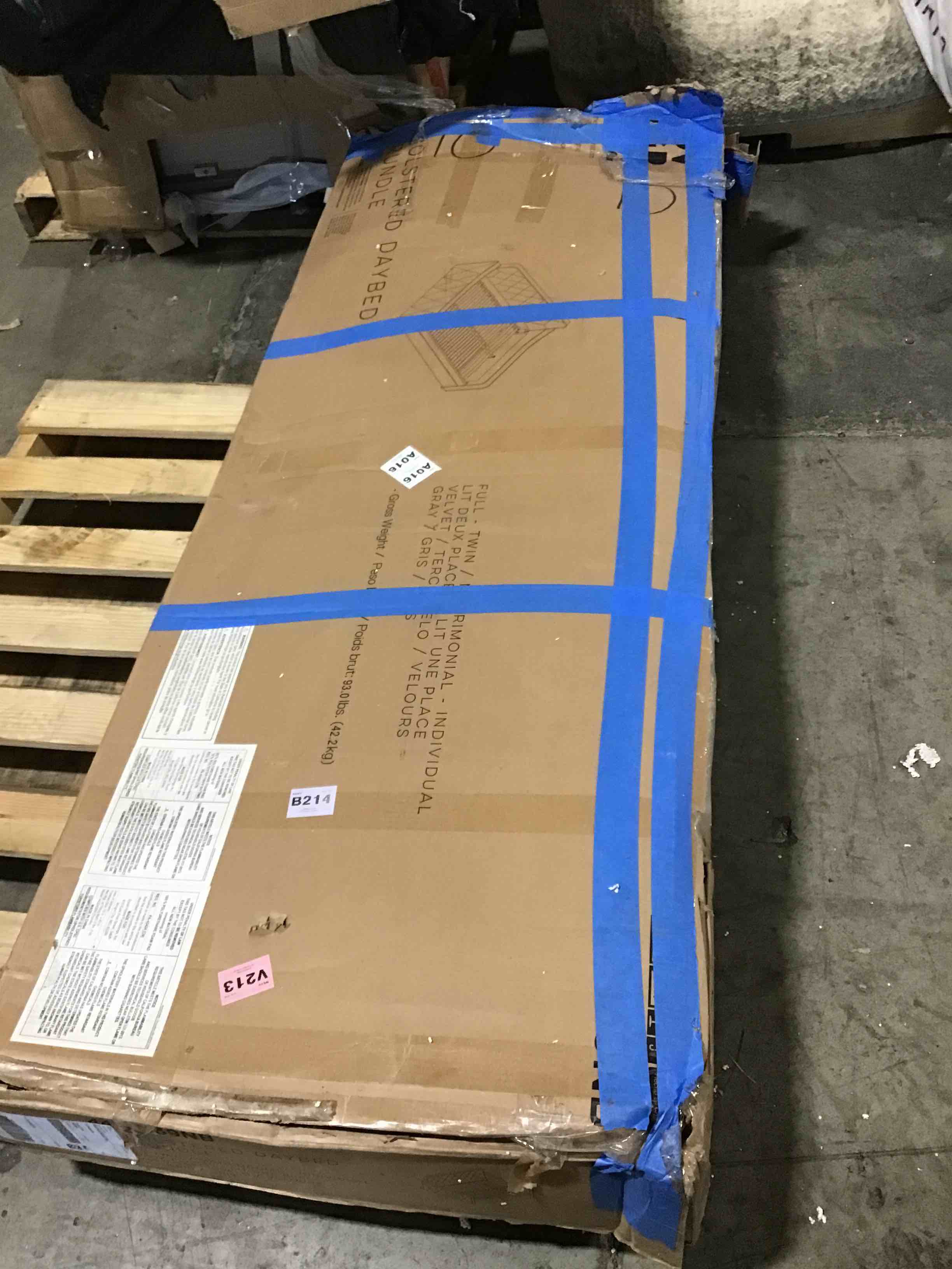 https://s3.amazonaws.com/lotting-images-prod/bidfta/RED5374750_1696610445296.jpeg
