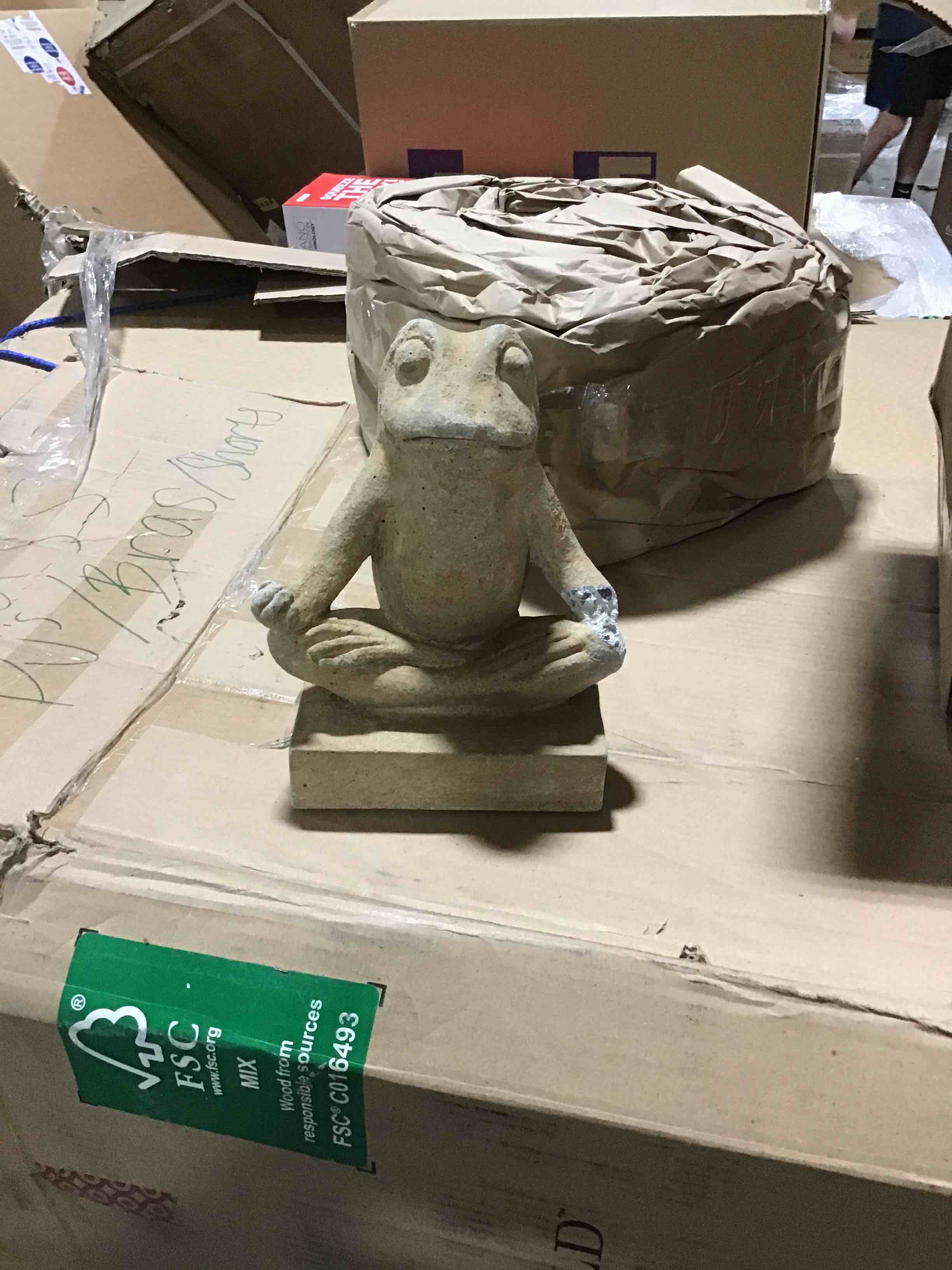 https://s3.amazonaws.com/lotting-images-prod/bidfta/RED5374763_1696616773686.jpeg