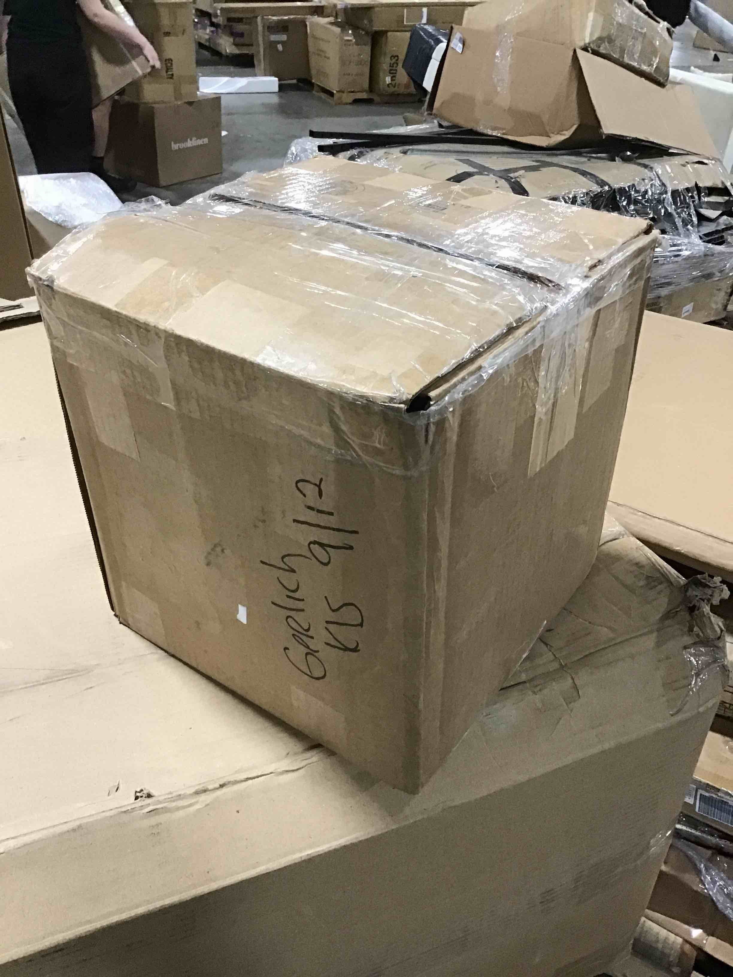 https://s3.amazonaws.com/lotting-images-prod/bidfta/RED5374763_1696616808139.jpeg