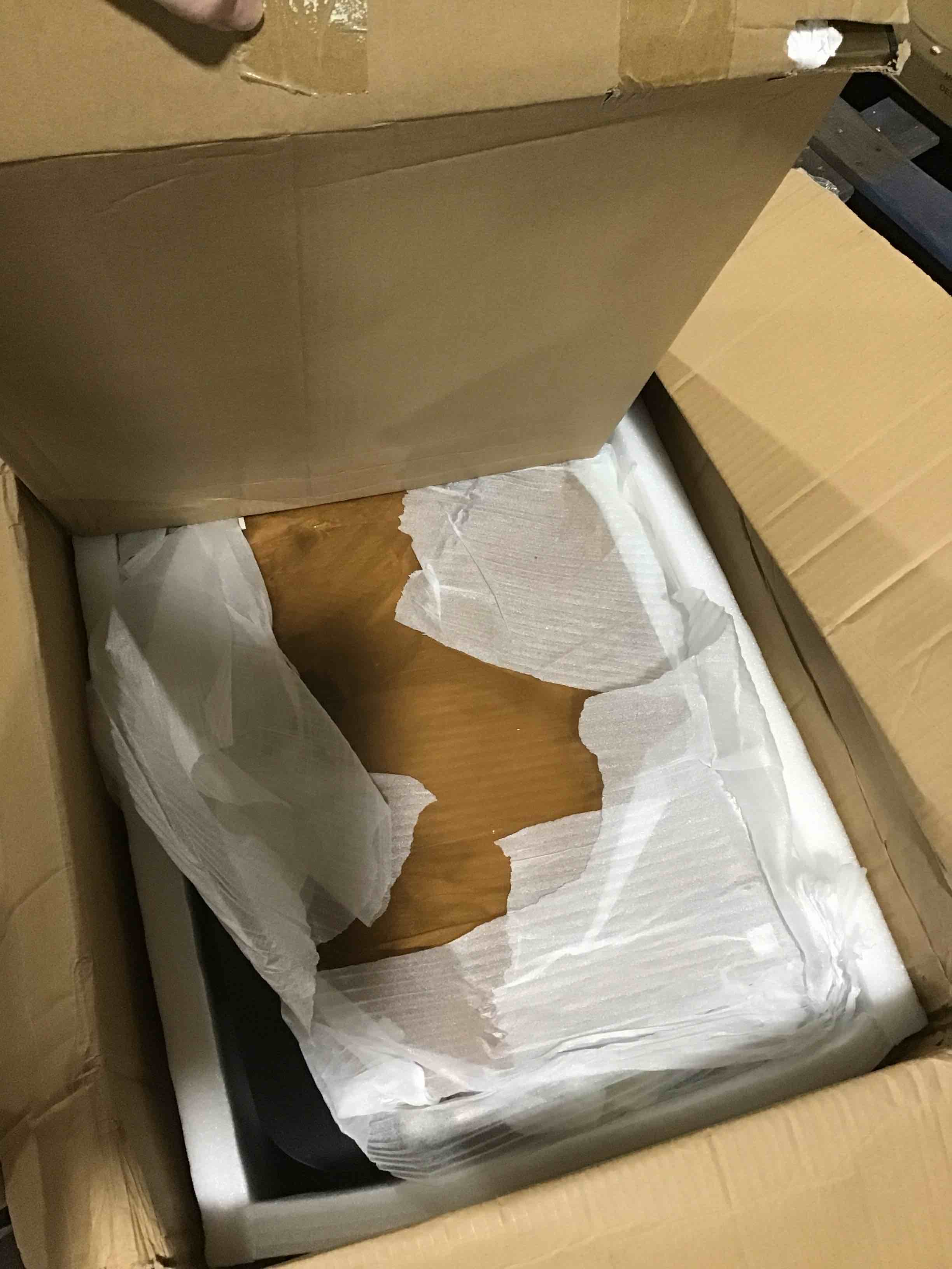https://s3.amazonaws.com/lotting-images-prod/bidfta/RED5375685_1691418821444.jpeg