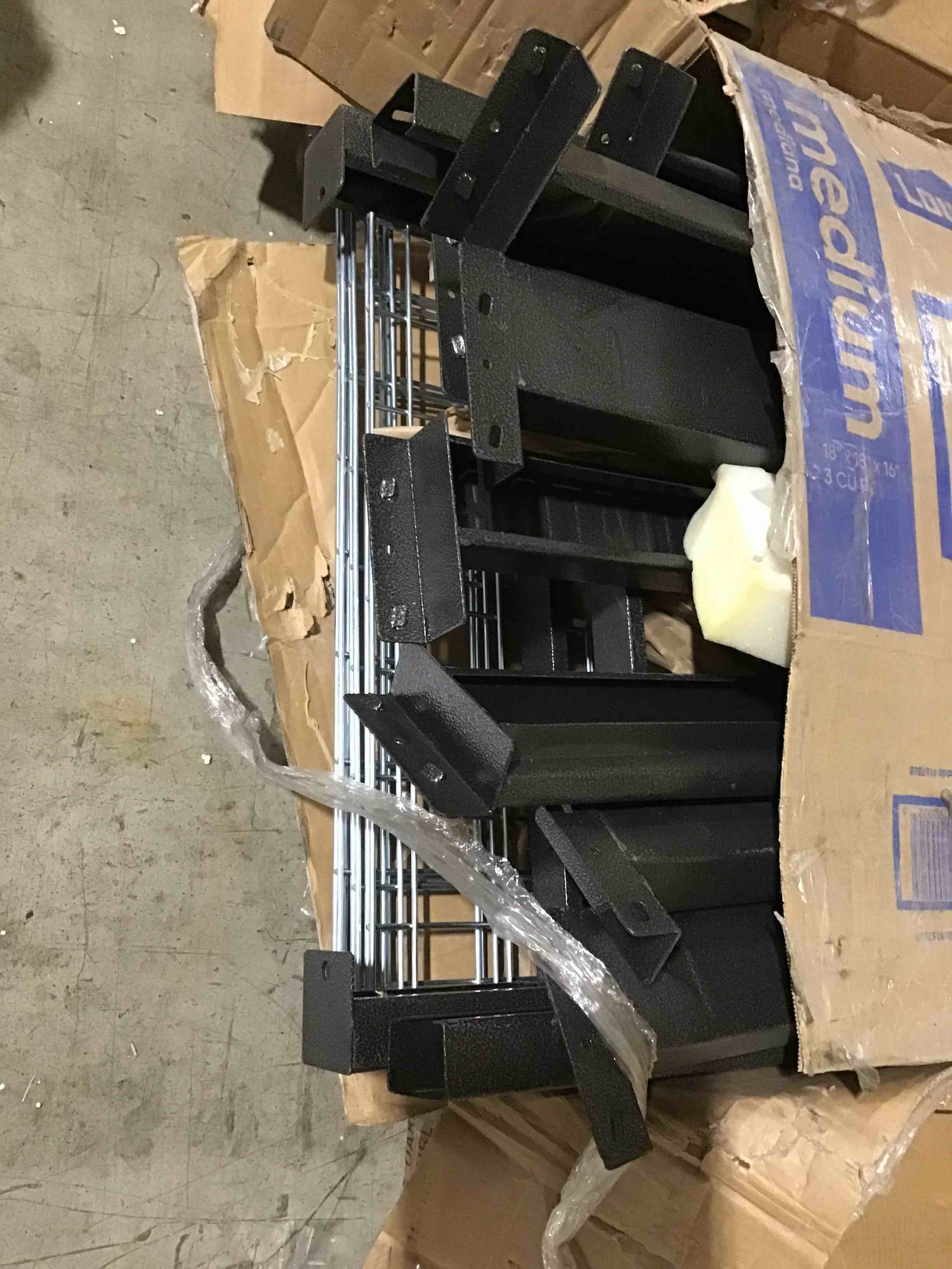 COMMERCIAL LARGE BROWN AND WIRE SHELVING, SIZE UNKNOWN 