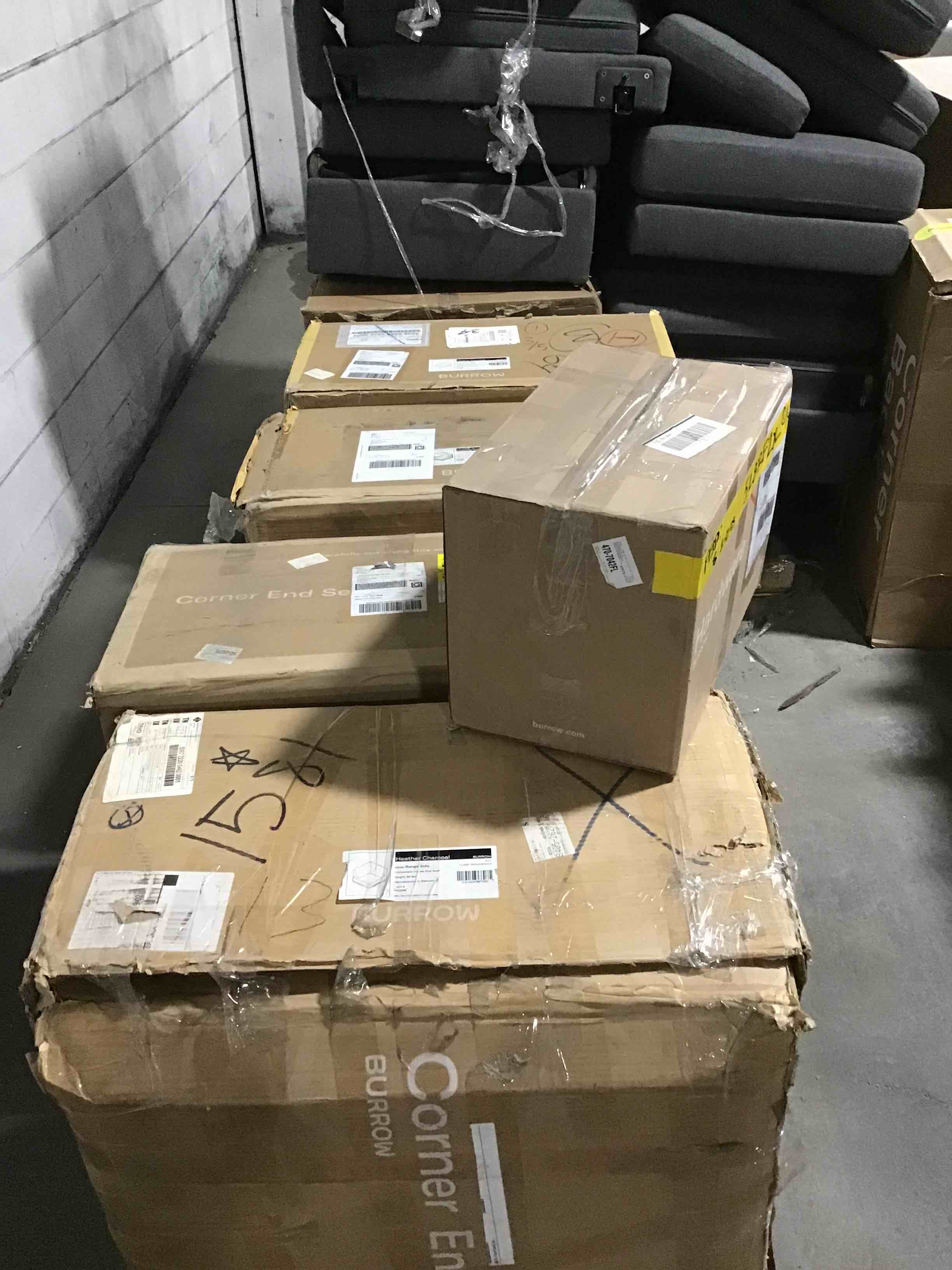 https://s3.amazonaws.com/lotting-images-prod/bidfta/RED5376368_1692823542759.jpeg