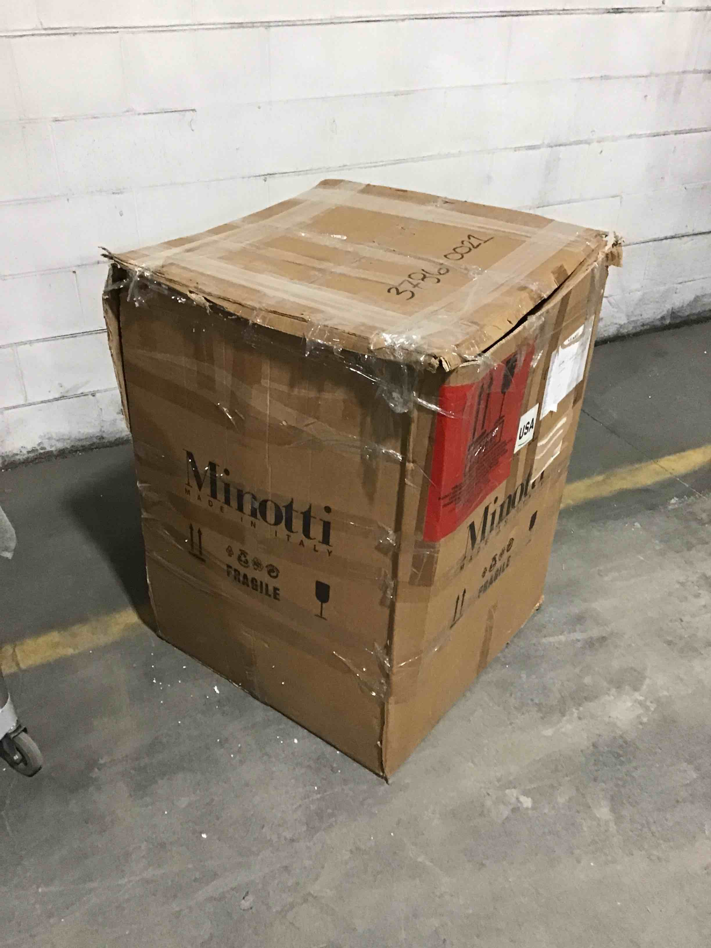https://s3.amazonaws.com/lotting-images-prod/bidfta/RED5376383_1692885025705.jpeg