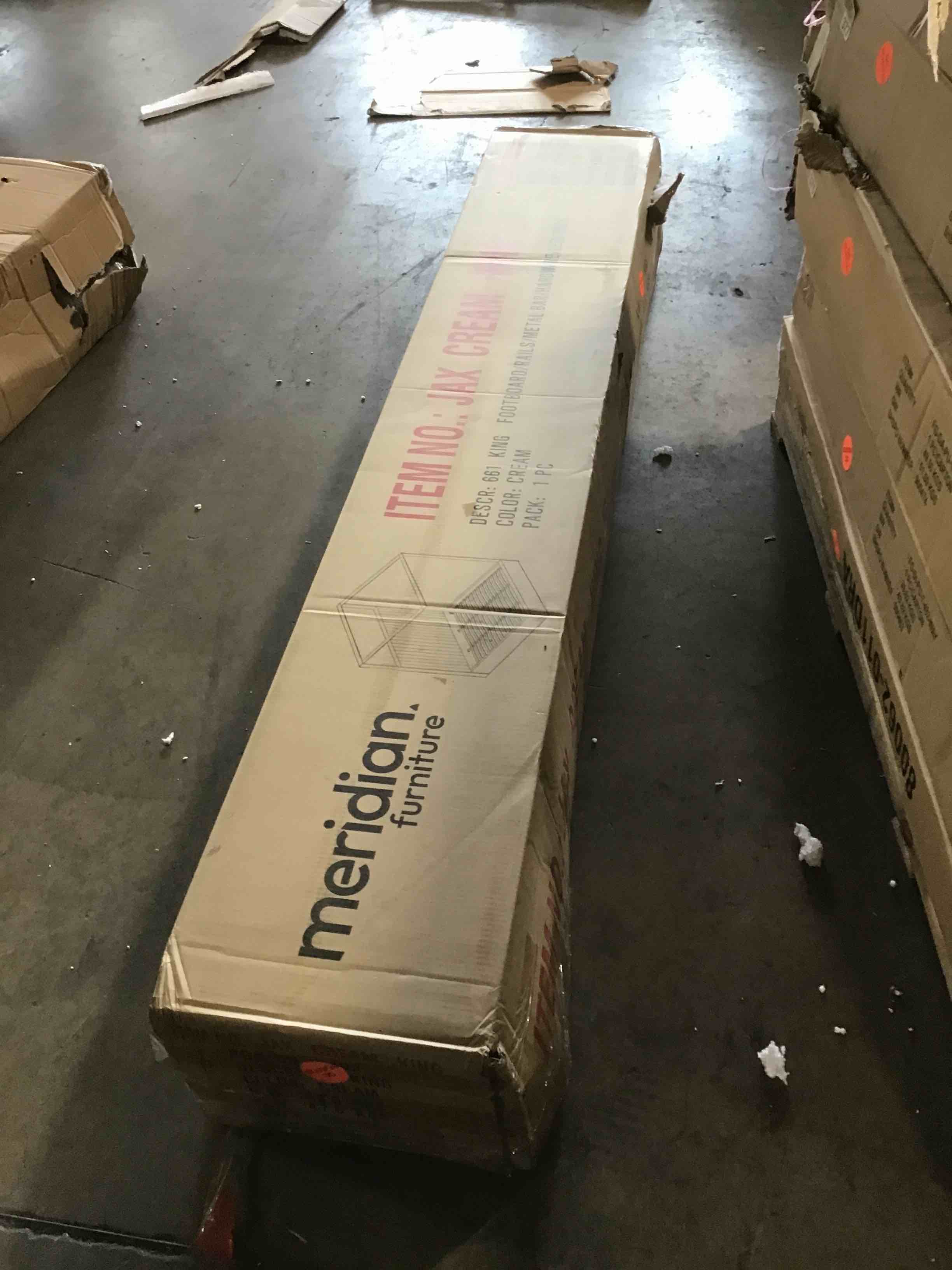 https://s3.amazonaws.com/lotting-images-prod/bidfta/RED5376940_1690464916848.jpeg