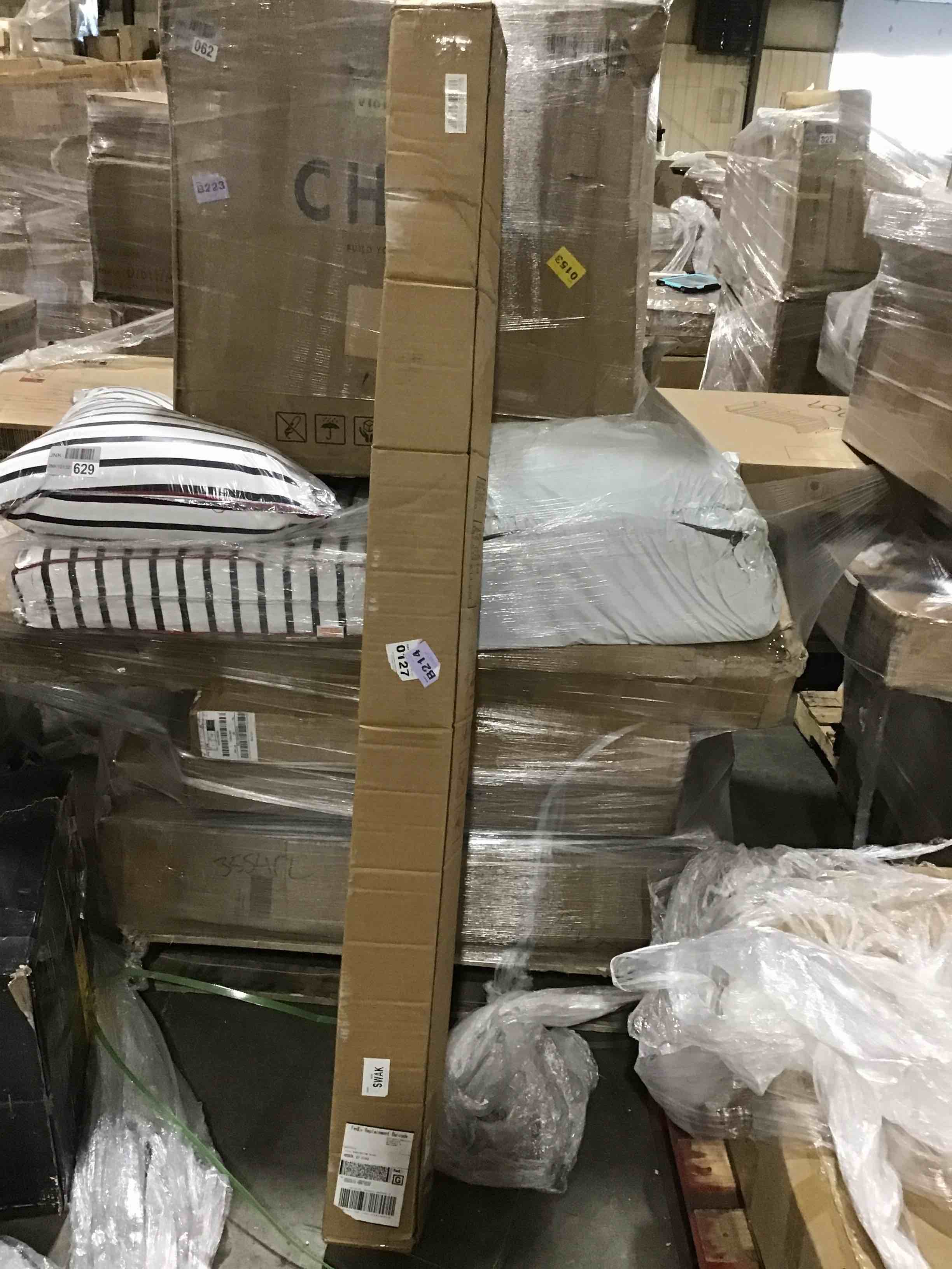 https://s3.amazonaws.com/lotting-images-prod/bidfta/RED5377262_1691090003933.jpeg