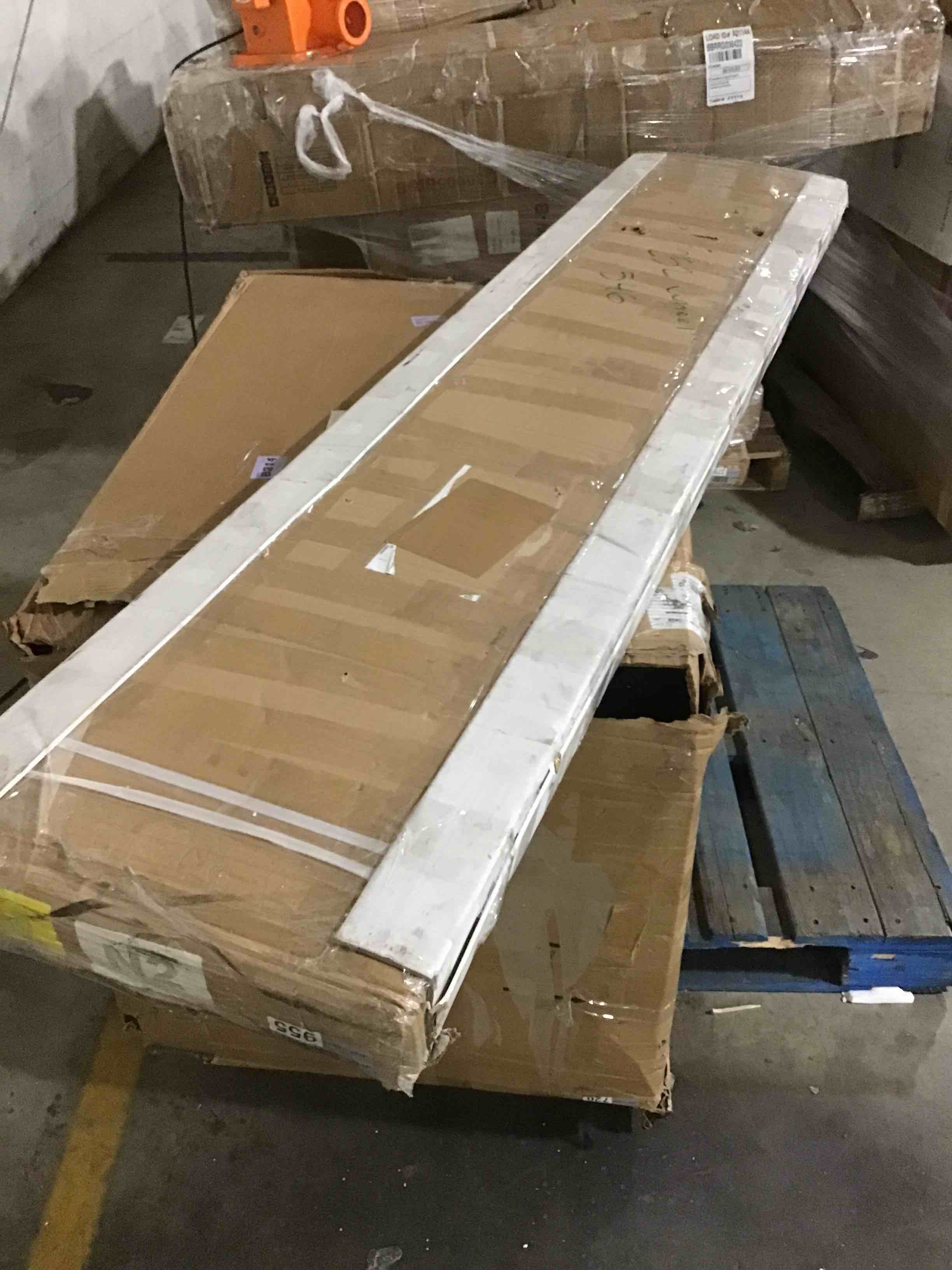 https://s3.amazonaws.com/lotting-images-prod/bidfta/RED5377356_1691418815254.jpeg