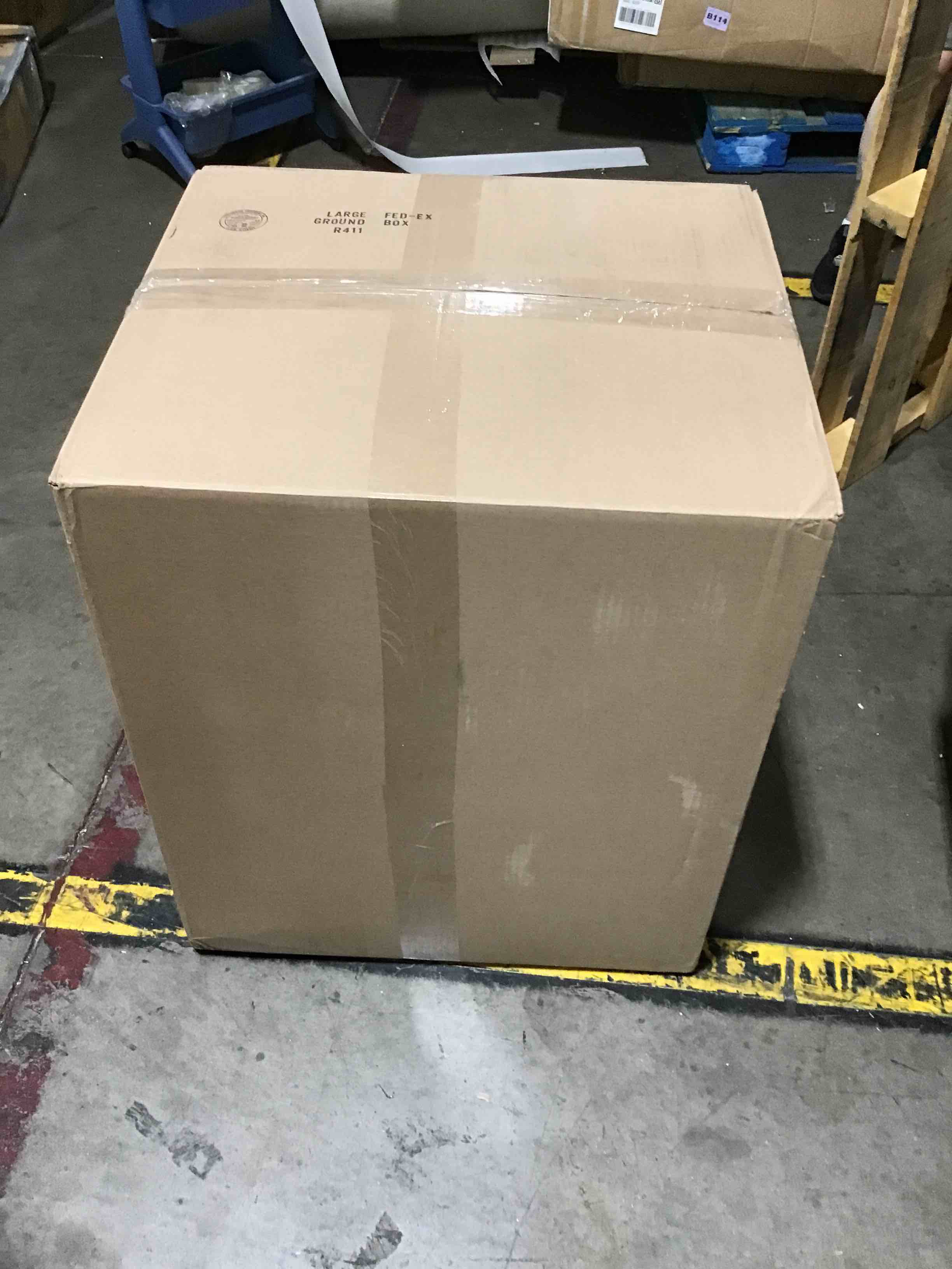 https://s3.amazonaws.com/lotting-images-prod/bidfta/RED5377589_1691695079217.jpeg
